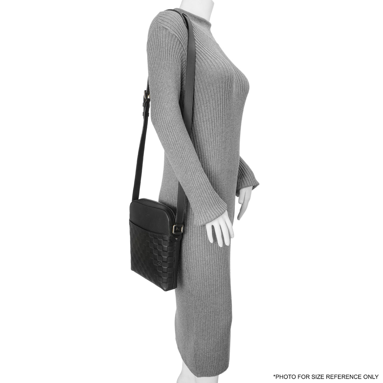 Exclusive Louis Vuitton Onyx Damier Infini District Pochette — Alternate View 7