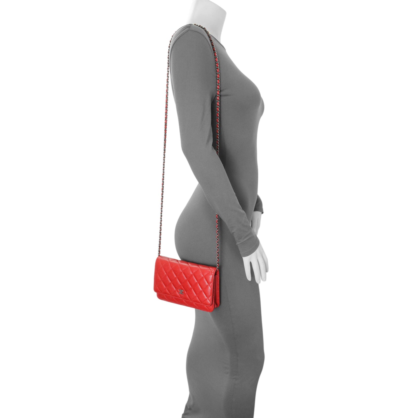 Exclusive Chanel Red Caviar Classic Wallet On Chain — Alternate View 16