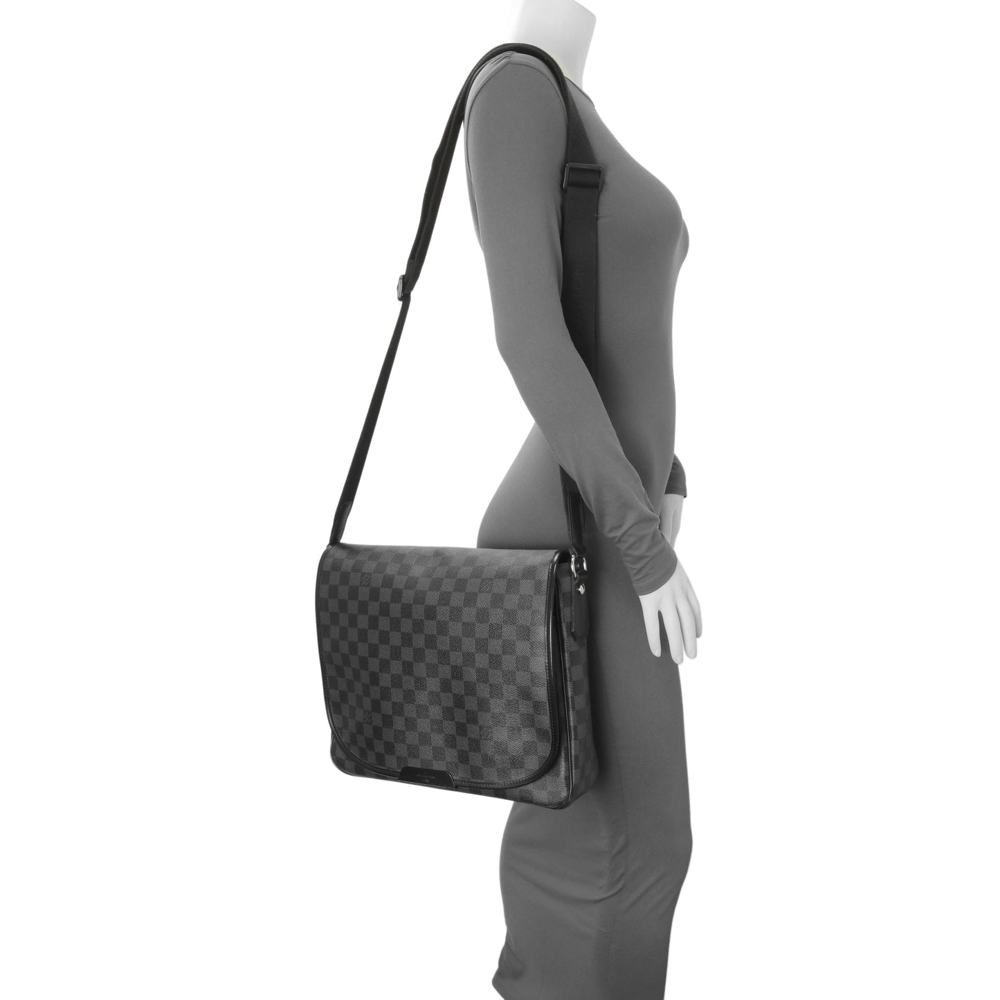 Exclusive Louis Vuitton Damier Graphite Daniel MM — Alternate View 11