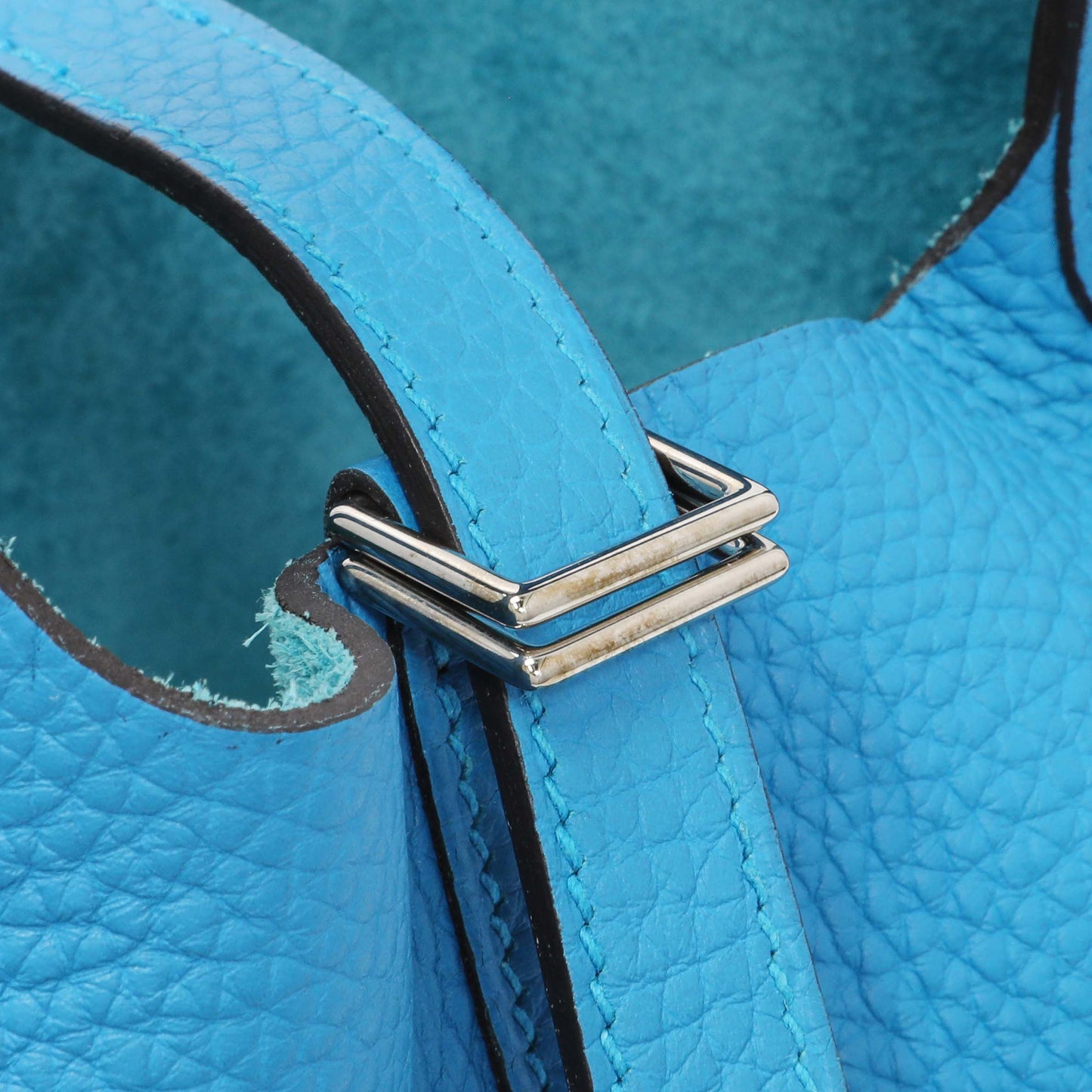 Exclusive Hermes Bleu Zanzibar Clemence Picotin Lock 18 PM — Alternate View 11