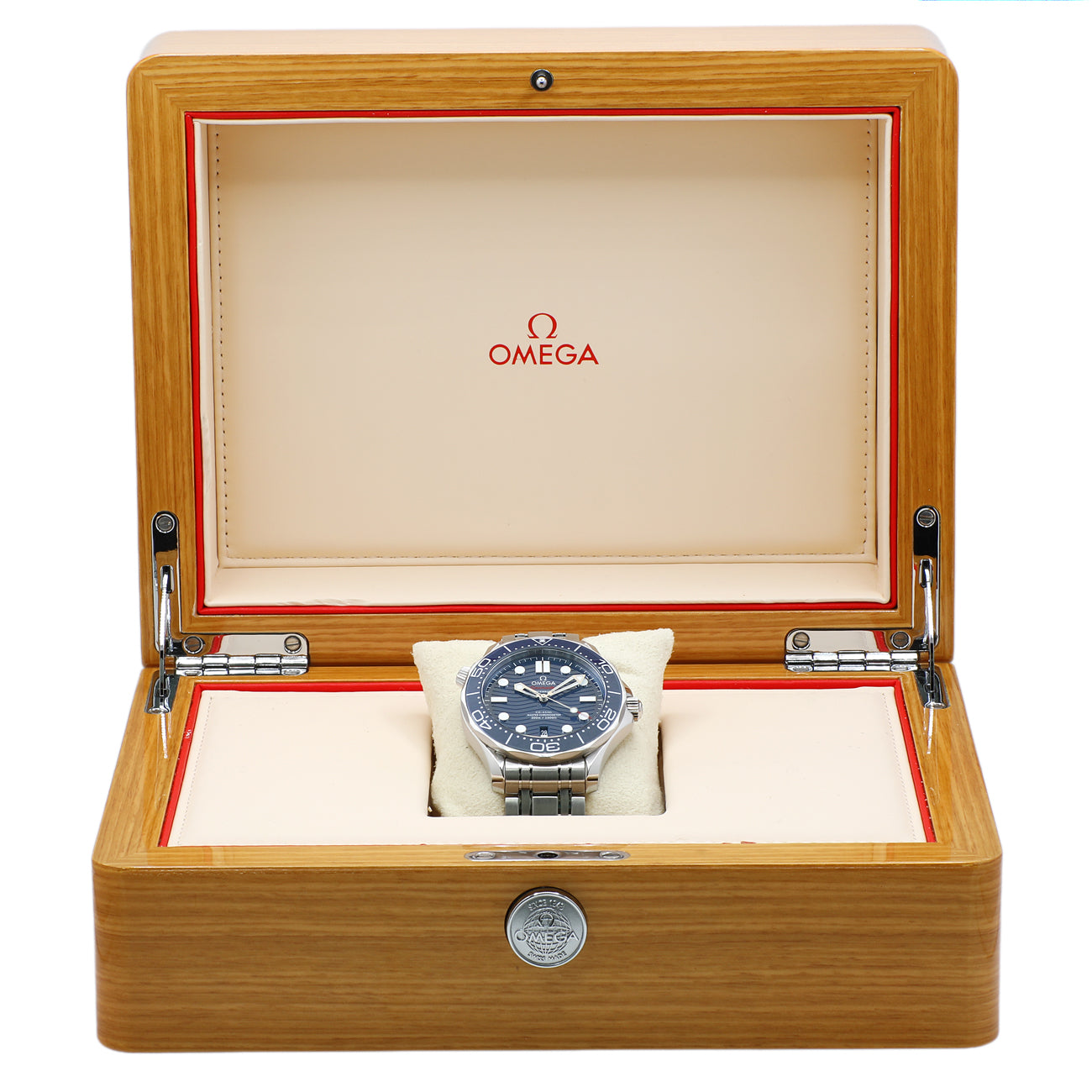 Exclusive Omega Seamaster Diver 300M Master Chronometer 210.30.42.20.03.001 — Detail View