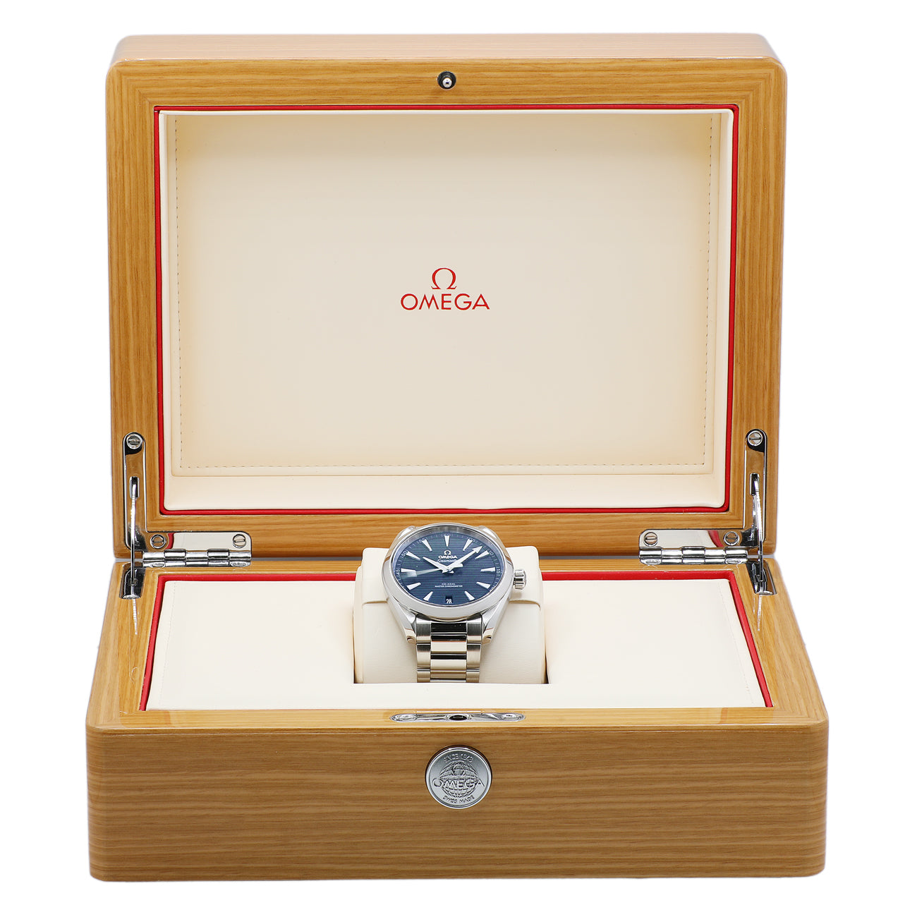 Exclusive Omega Stainless Steel Seamaster Aqua Terra 150M 220.10.41.21.03.004 — Detail View