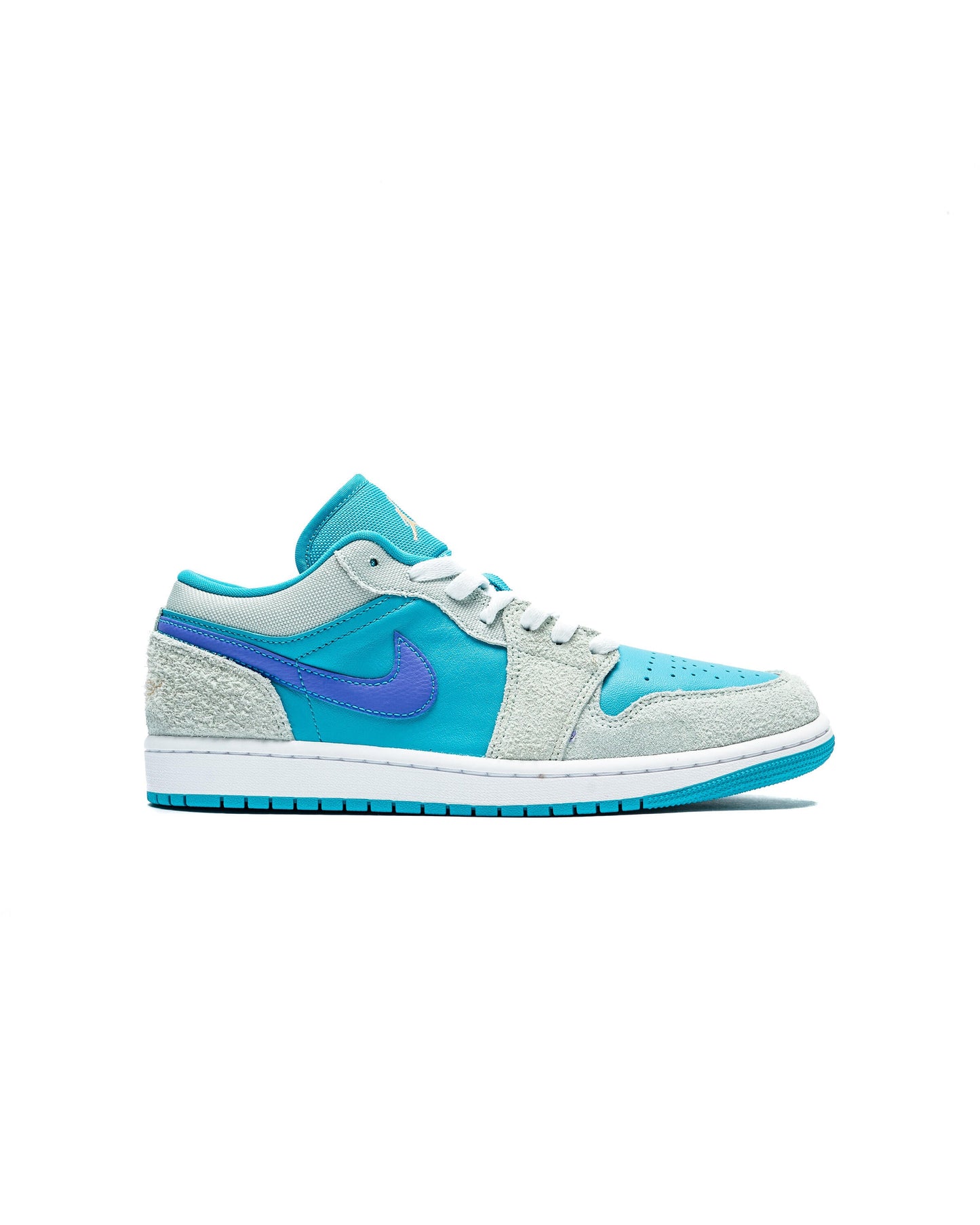 Exclusive Air Jordan 1 LOW SE — 3.5 — Front View