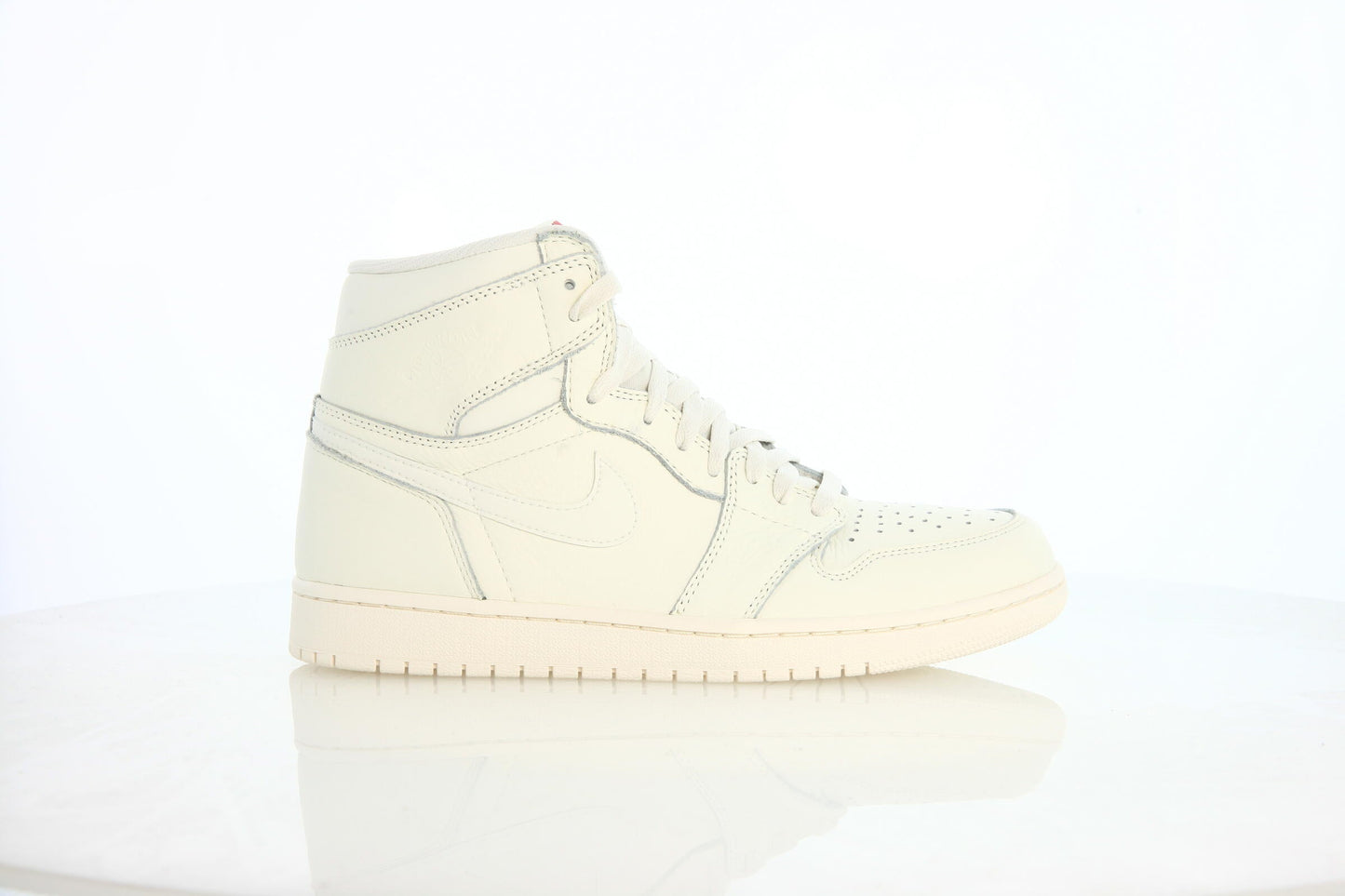 Exclusive Air Jordan 1 Retro High OG "Sail" — 3.5 — Front View