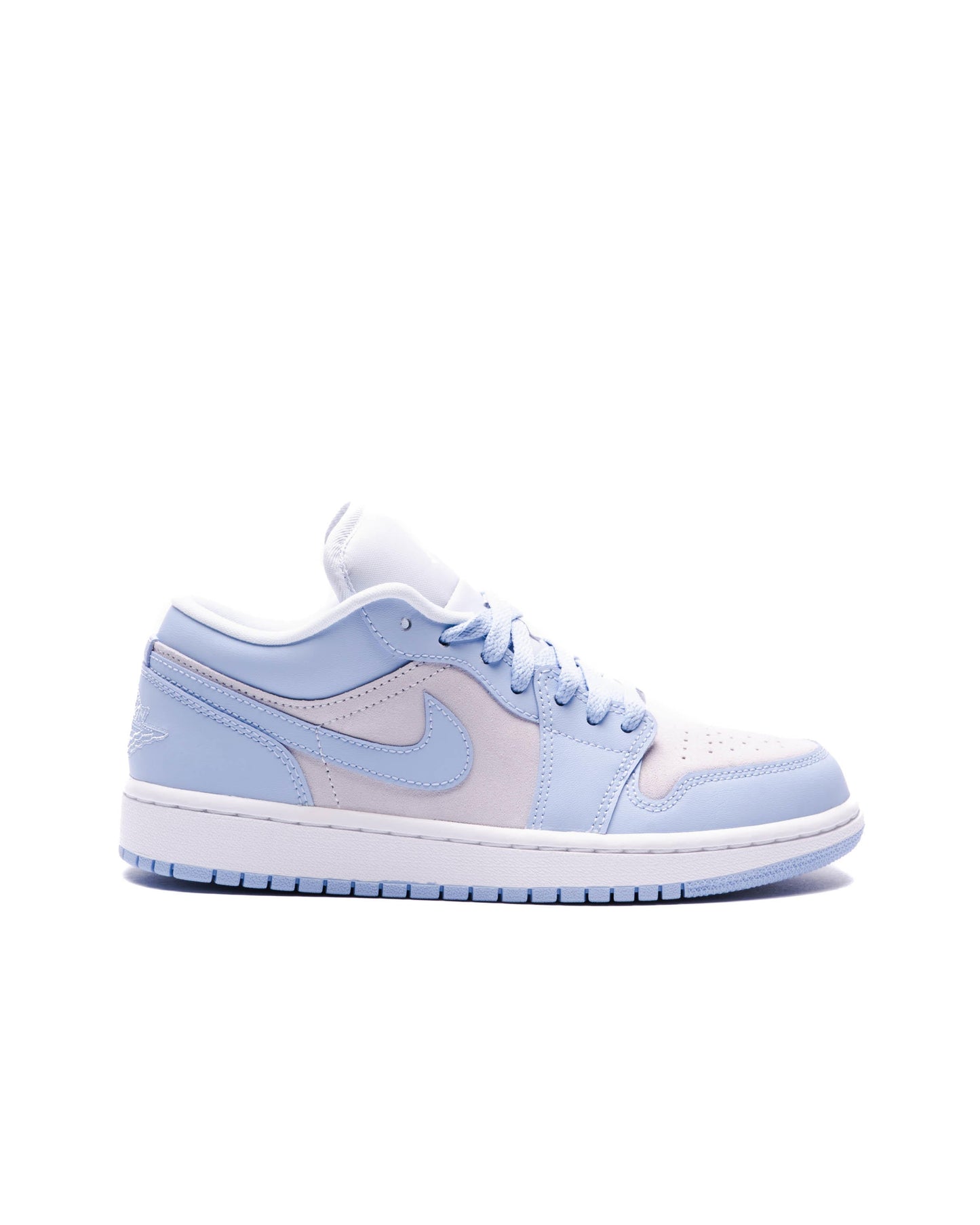 Exclusive Air Jordan WMNS 1 LOW — 5 — Front View