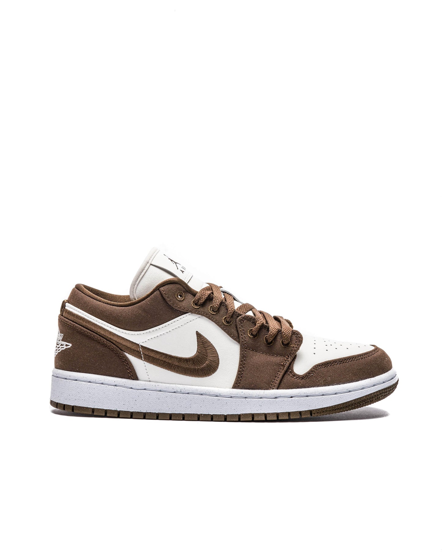 Exclusive Air Jordan WMNS 1 LOW SE — 5 — Front View