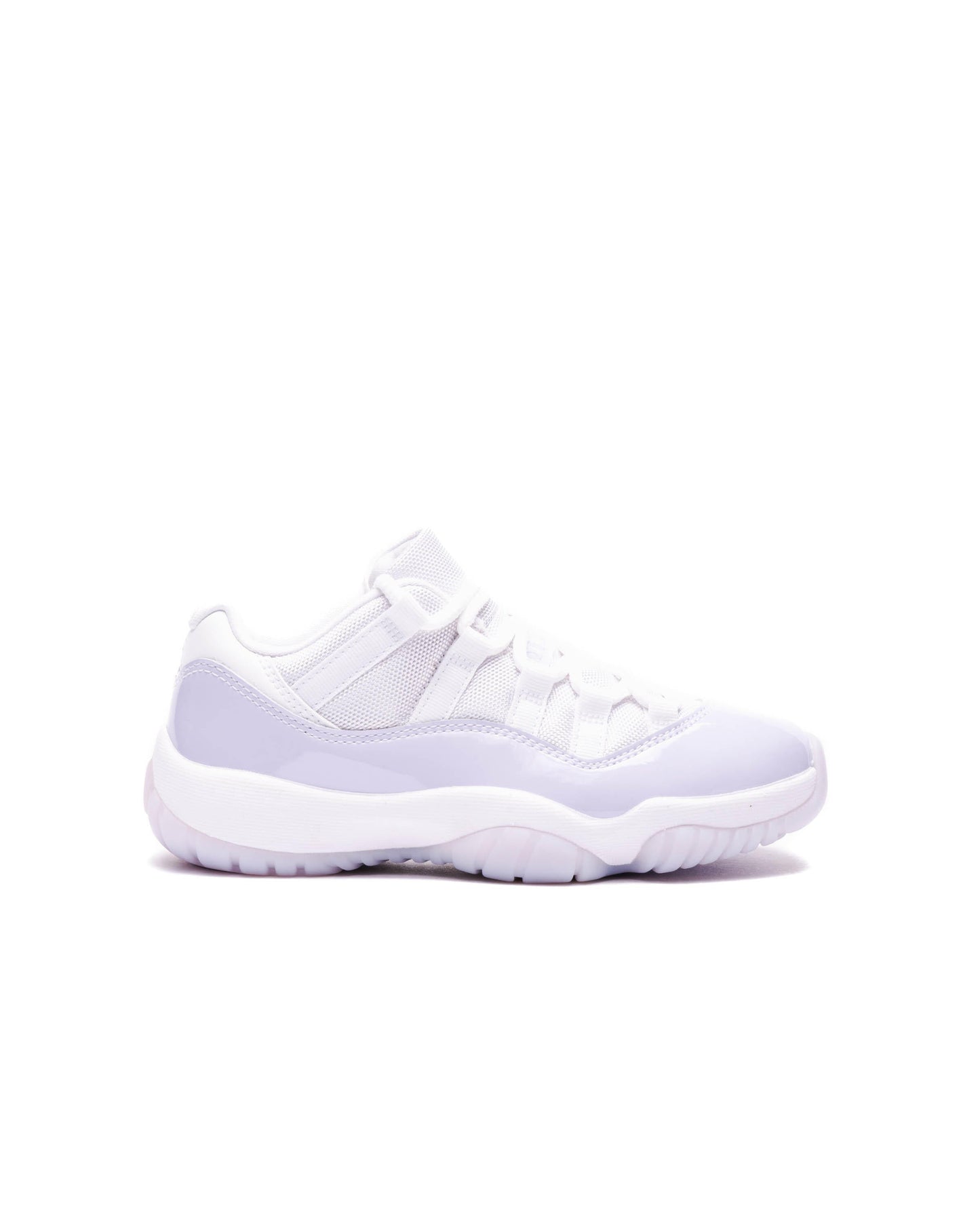 Exclusive AIR JORDAN WMNS 11 RETRO LOW — 5 — Front View