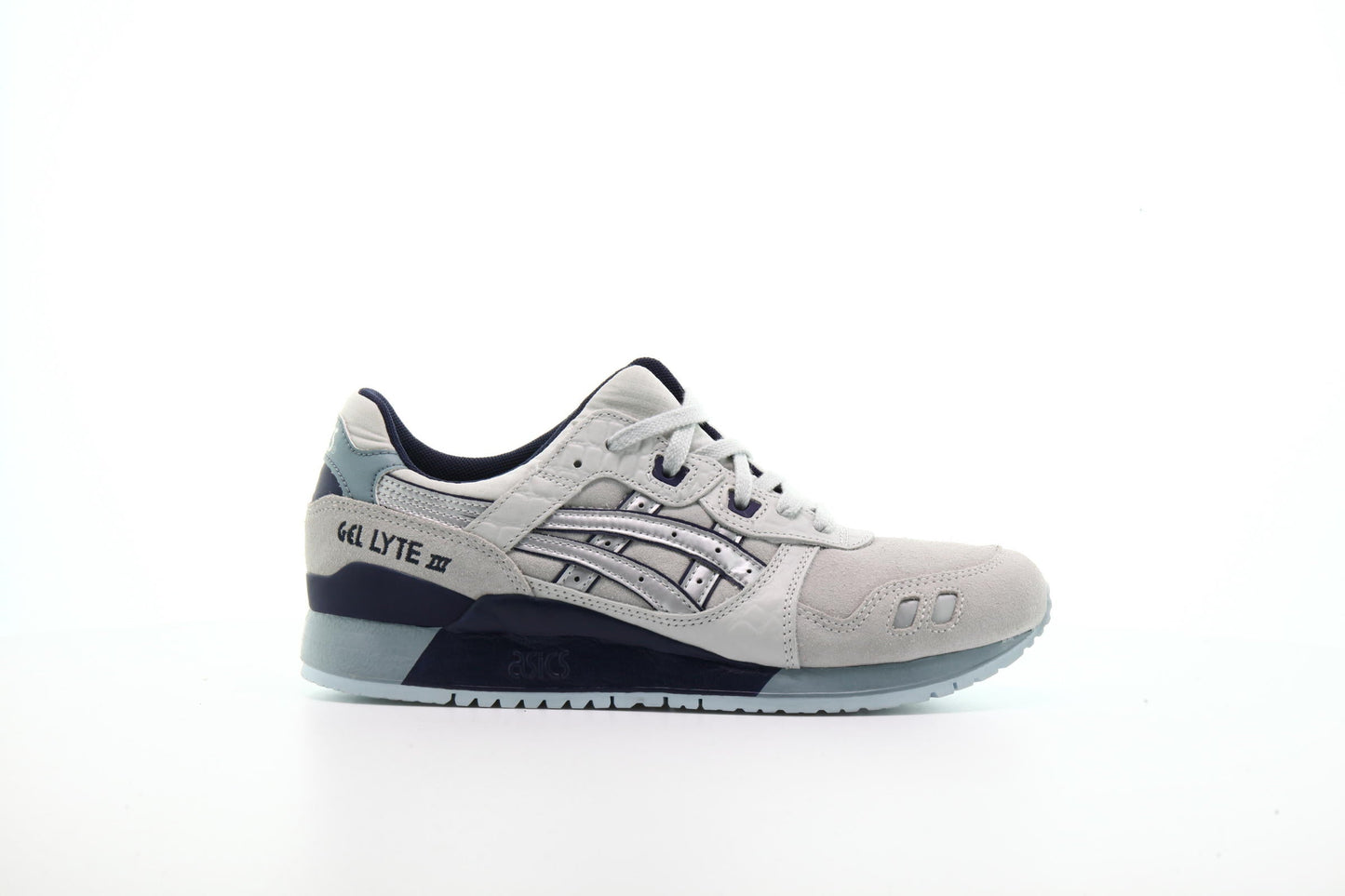 Exclusive Asics GEL-LYTE III "Glacier Grey" — 4 — Front View