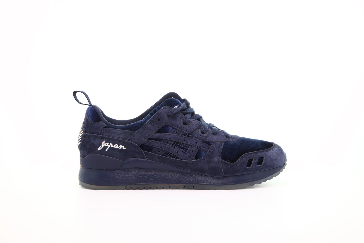 Exclusive Asics x Beams Gel-Lyte III Souvenir Jacket — 4 — Front View