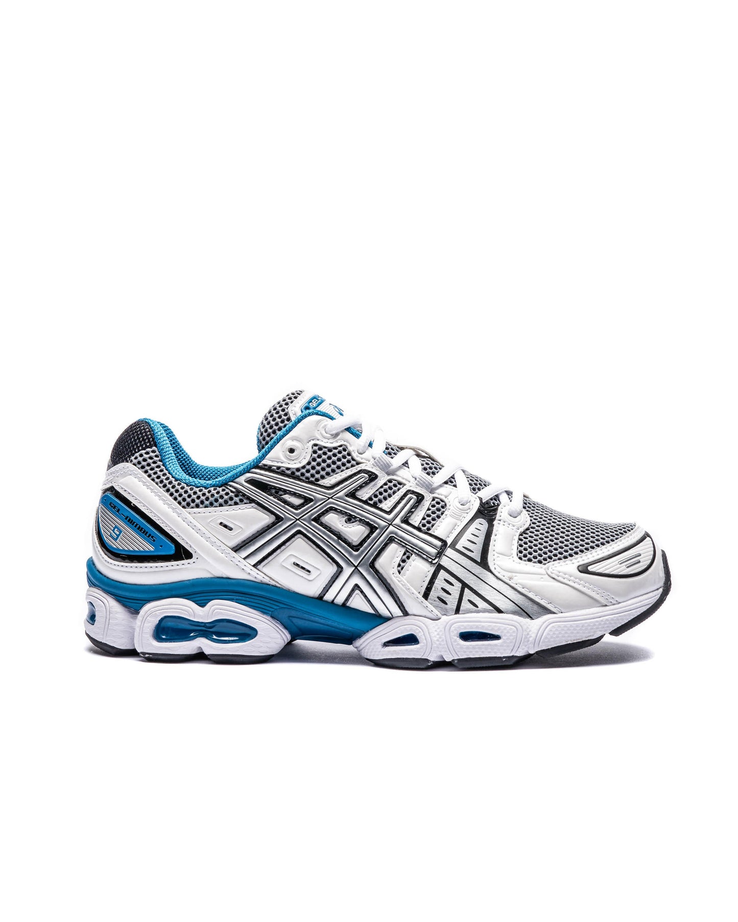 Exclusive Asics GEL-NIMBUS 9 — 4 — Front View