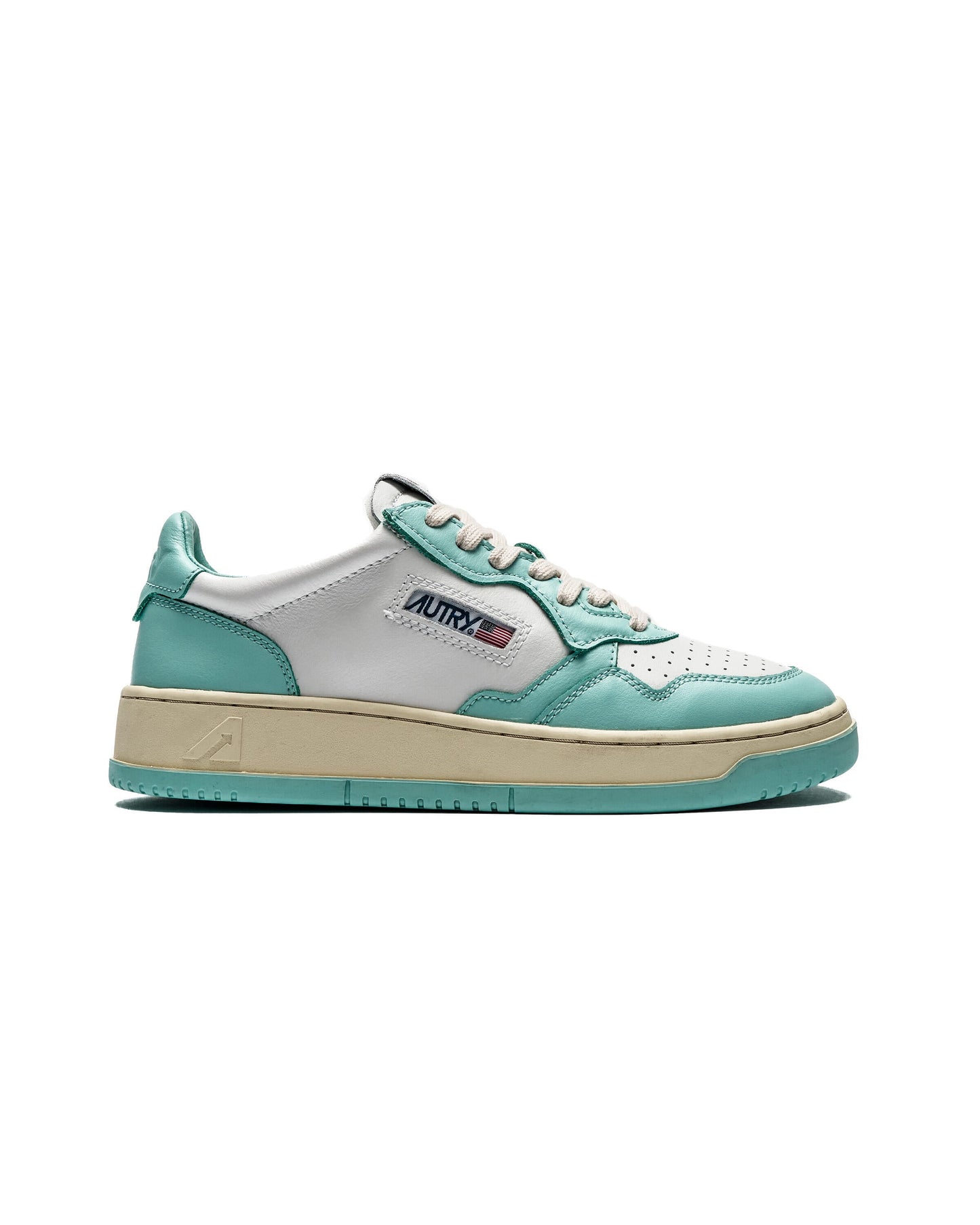 Exclusive Autry Action Shoes WMNS MEDALIST LOW — 5 — Front View