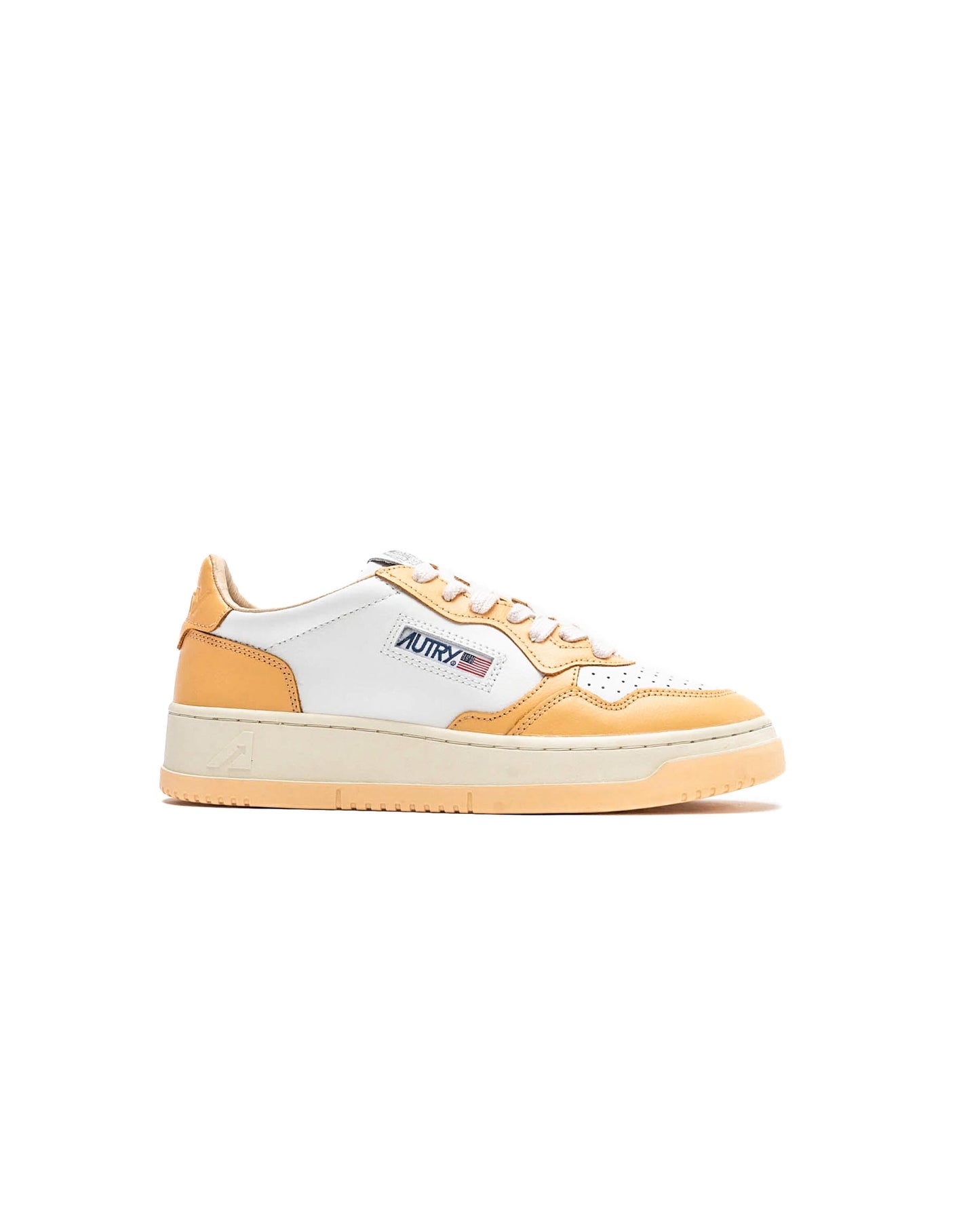 Exclusive Autry Action Shoes WMNS MEDALIST LOW — 5 — Front View