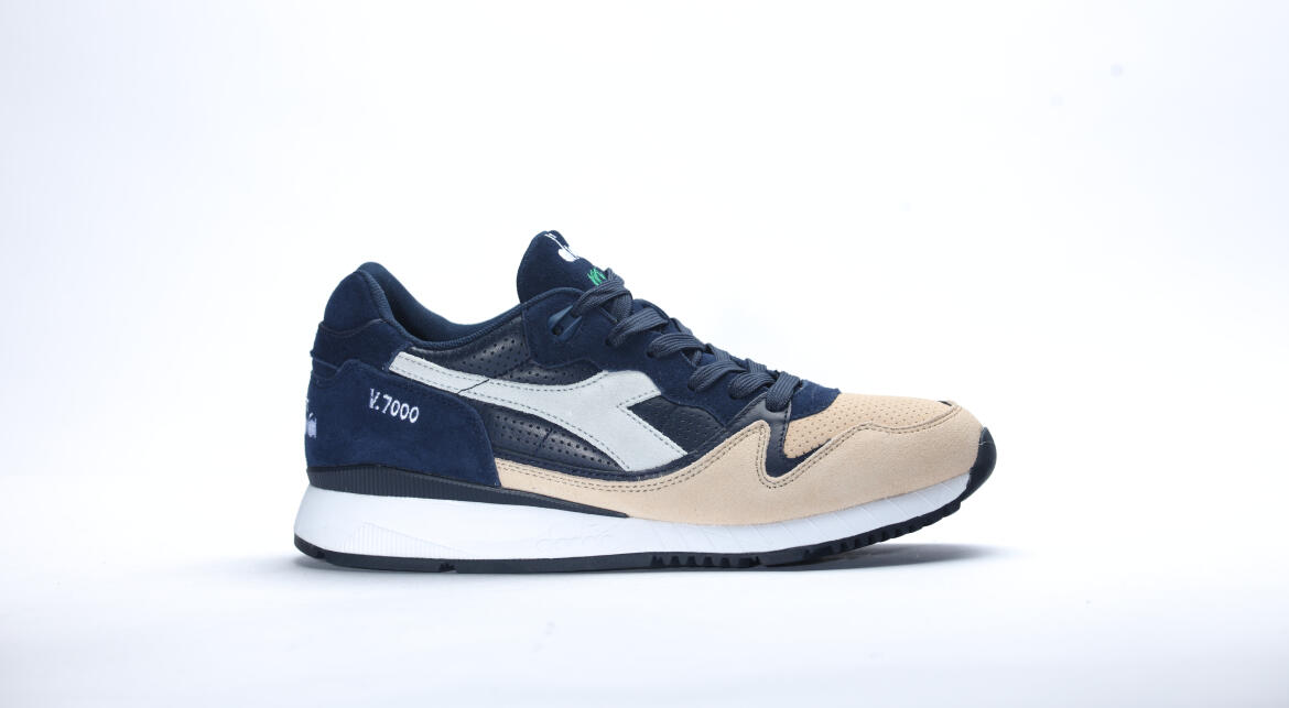 Exclusive Diadora V7000 PREMIUM "BLUE CORSAIR" — 1.5 — Front View