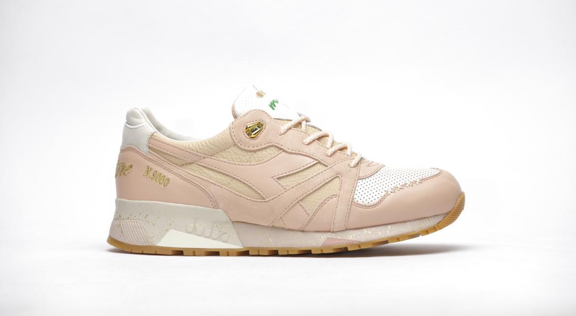 Exclusive Diadora x Feature Boutique N9000 "Strawberry" — 1.5 — Front View