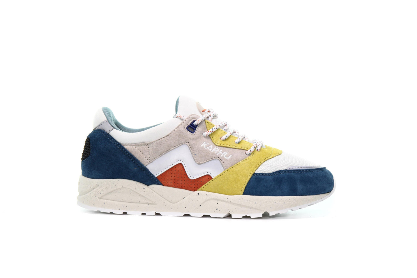 Exclusive Karhu ARIA TROPHY PACK "STELLAR" — 4 — Front View