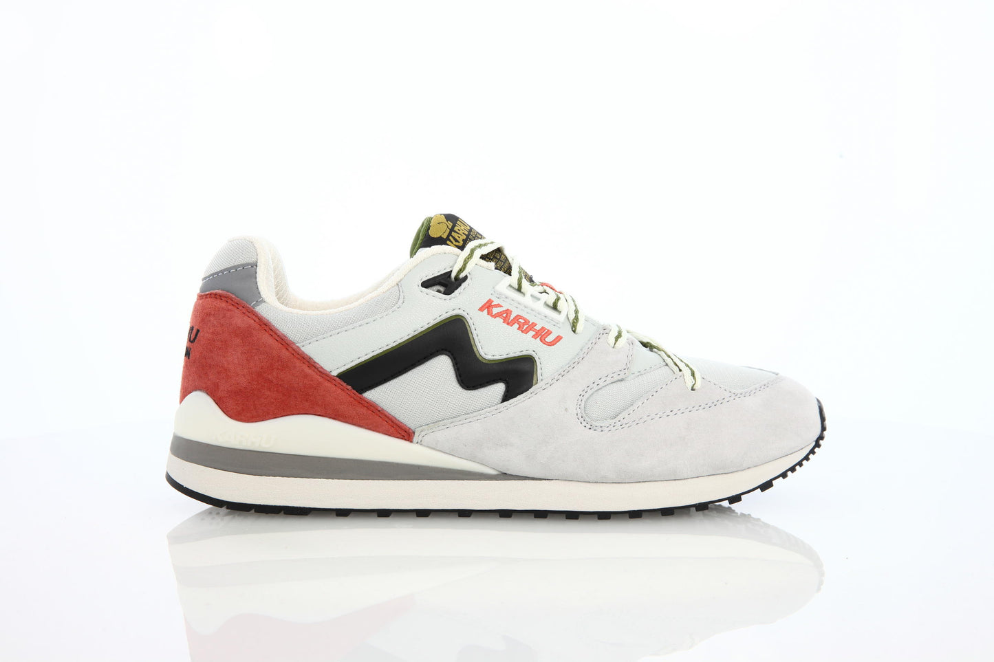 Exclusive Karhu Synchron Classic "Foggy Dew" — 4 — Front View