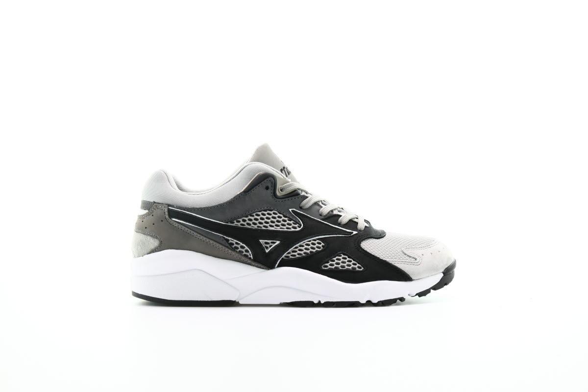 Exclusive Mizuno x Whiz LITD x Mita Sky Medal "Shades of grey" — 5 — Front View