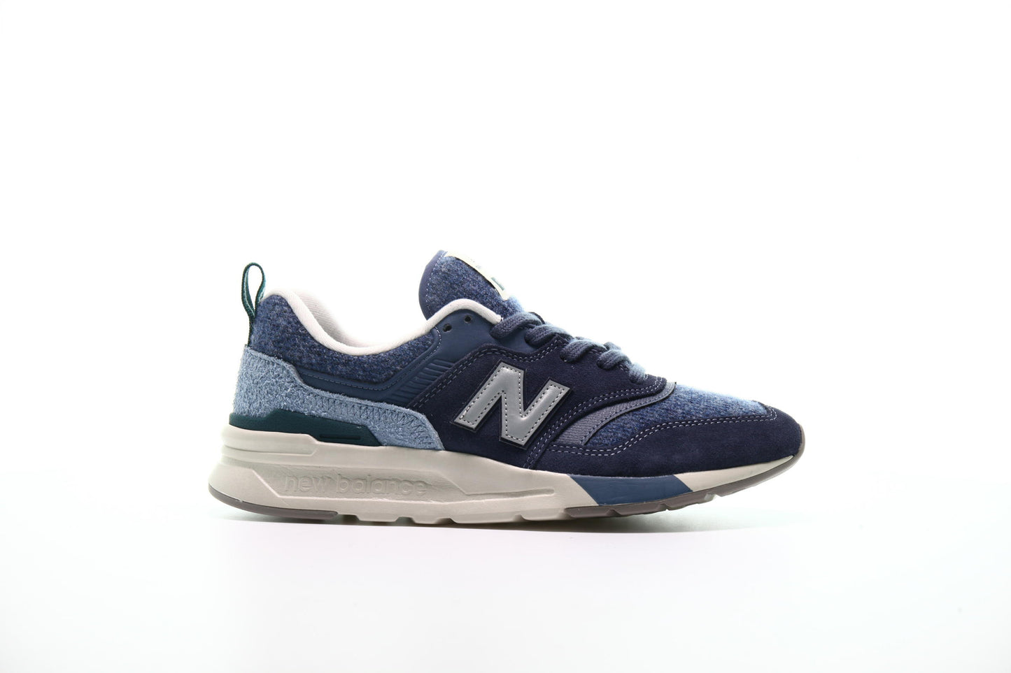 Exclusive New Balance CM 997 HXU "Navy" — 4 — Front View