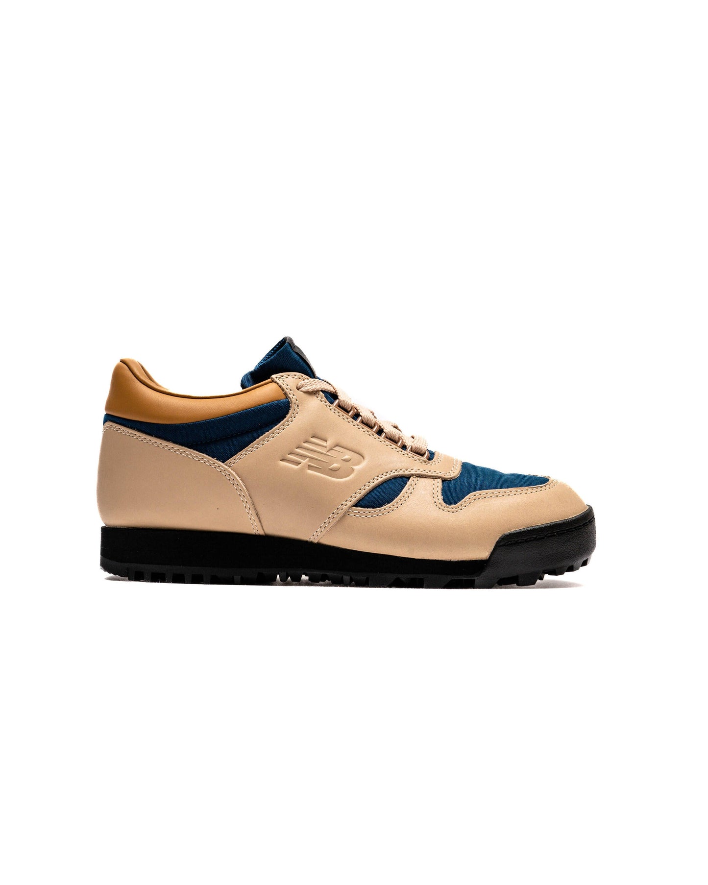 Exclusive New Balance Rainier UALG SVT — 4 — Front View