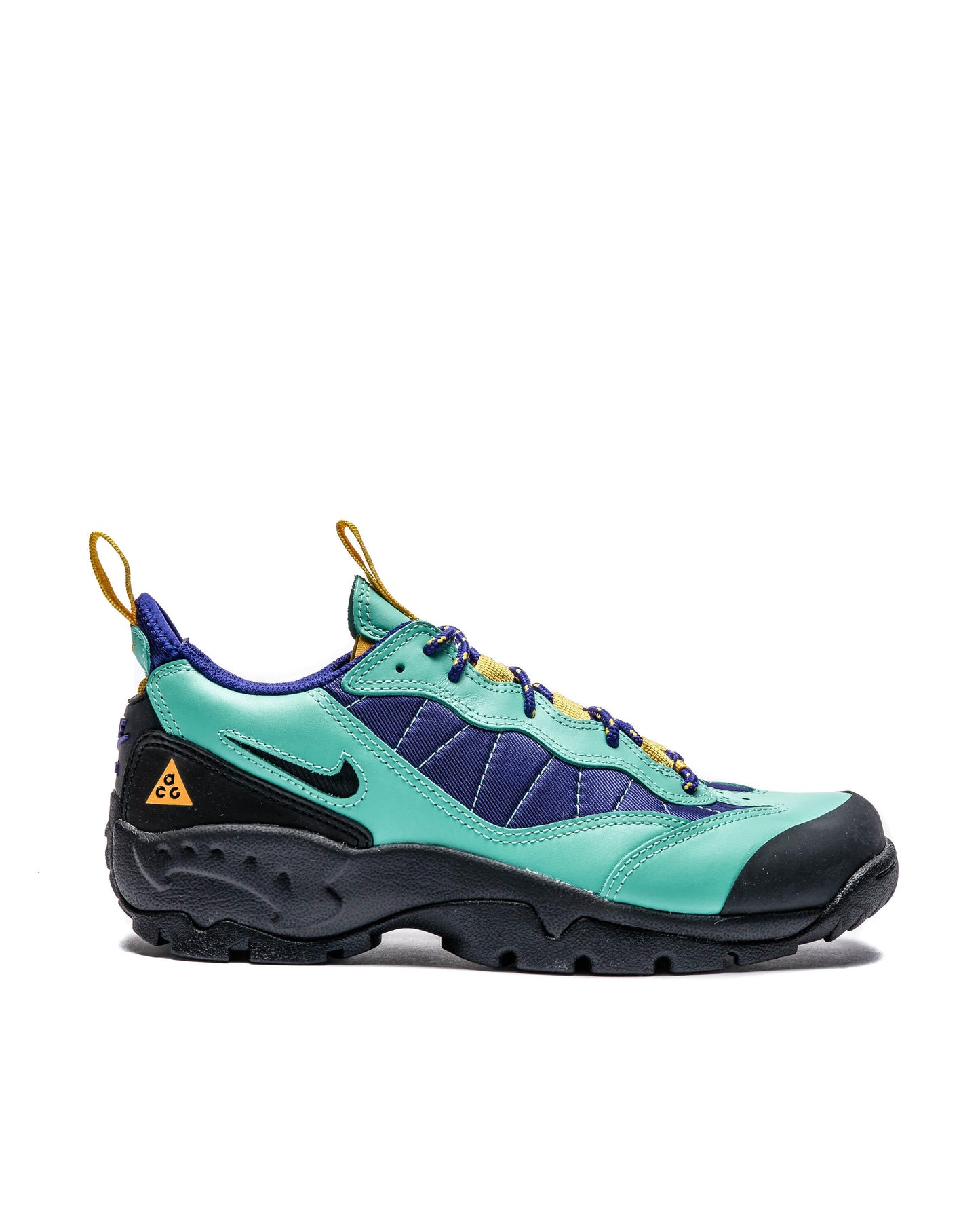 Exclusive Nike ACG AIR MADA — 3 — Front View
