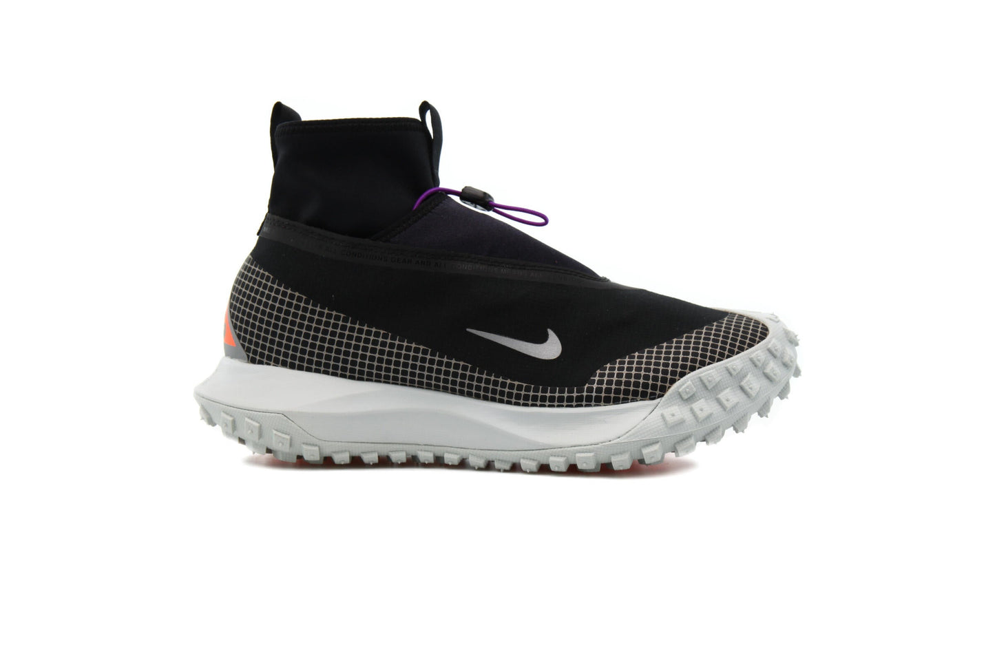 Exclusive Nike ACG MOUNTAIN FLY GORE-TEX "METALLIC SILVER" — 3.5 — Front View