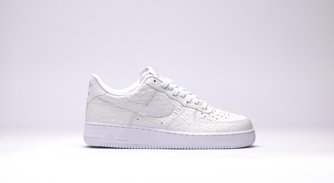 Exclusive Nike Air Force 1 '07 Lv8 "All White" — 3.5 — Front View