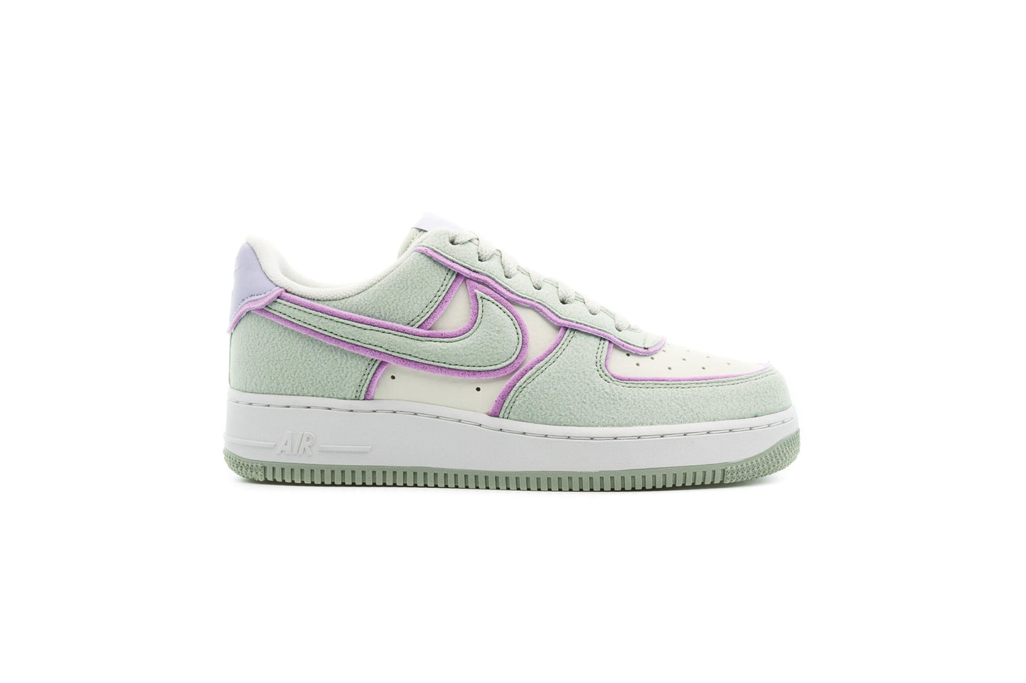 Exclusive Nike AIR FORCE 1 — 3.5 — Front View
