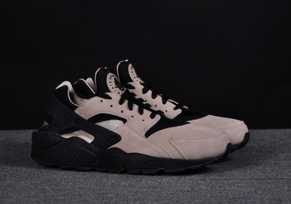 Exclusive Nike Air Huarache — 3.5 — Front View