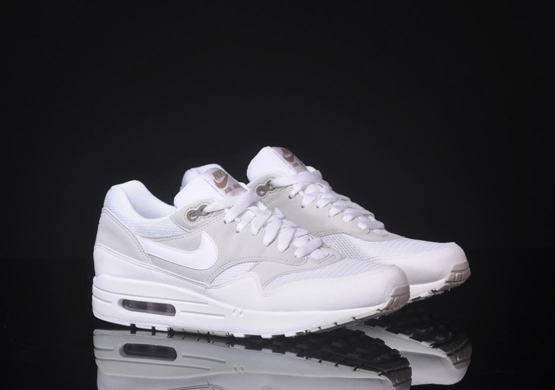 Exclusive Nike Air Max 1 — 3.5 — Front View