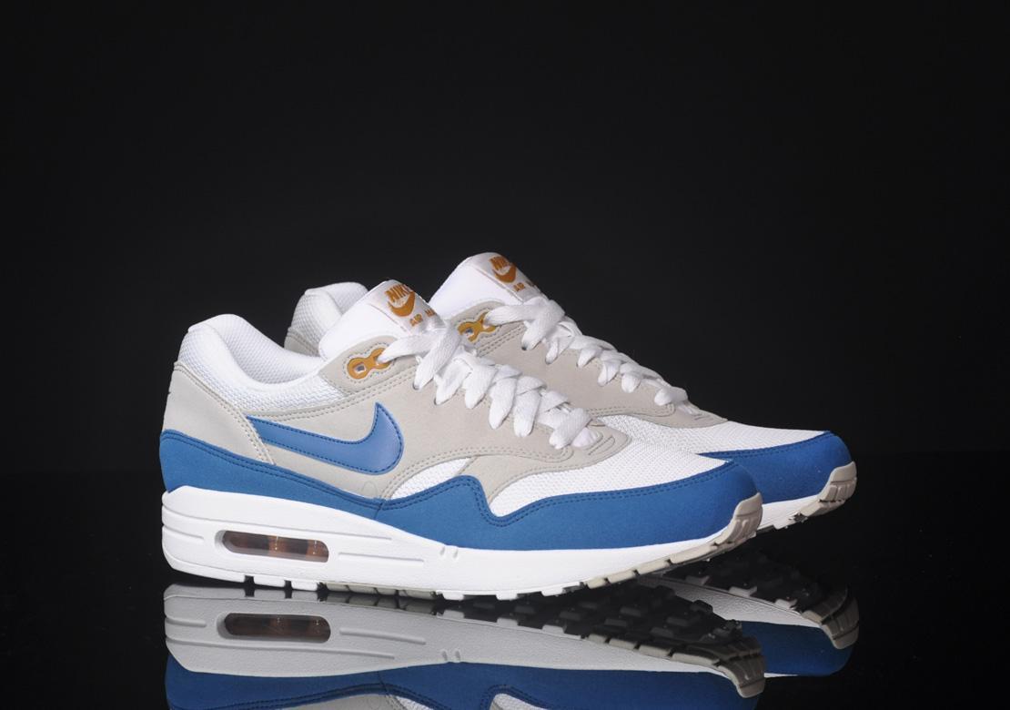 Exclusive Nike Air Max 1 — 3.5 — Front View