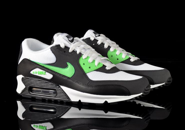 Exclusive Nike Air Max 90 — 3.5 — Front View