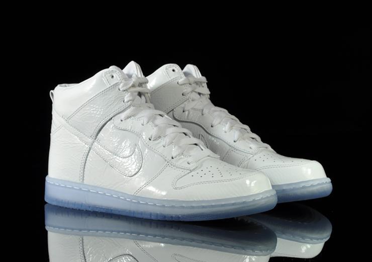 Exclusive Nike Dunk High Premium — 3.5 — Front View