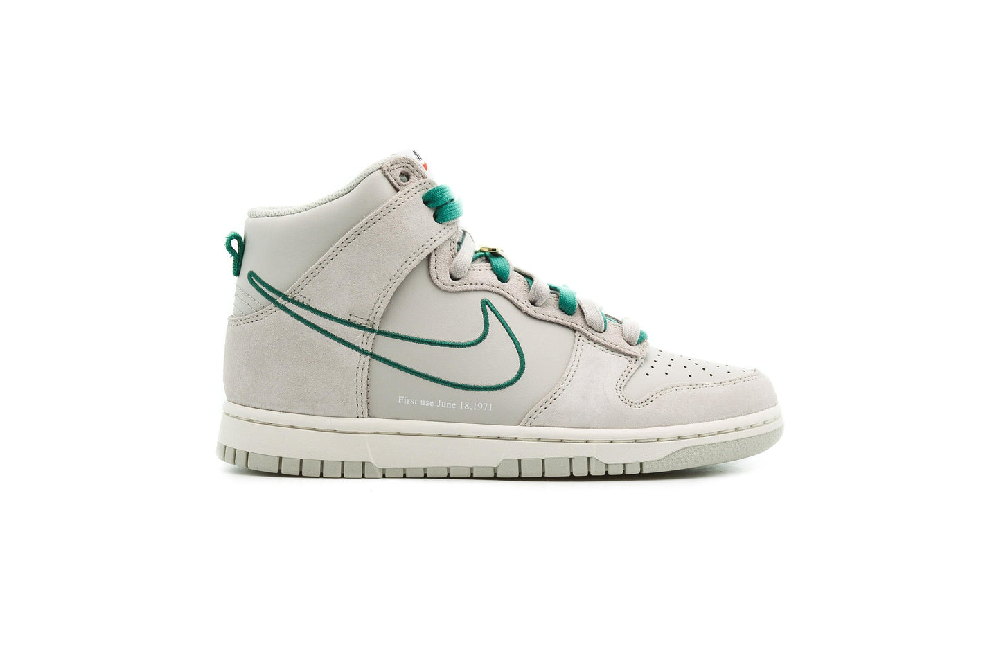 Exclusive Nike DUNK HIGH SE — 3.5 — Front View