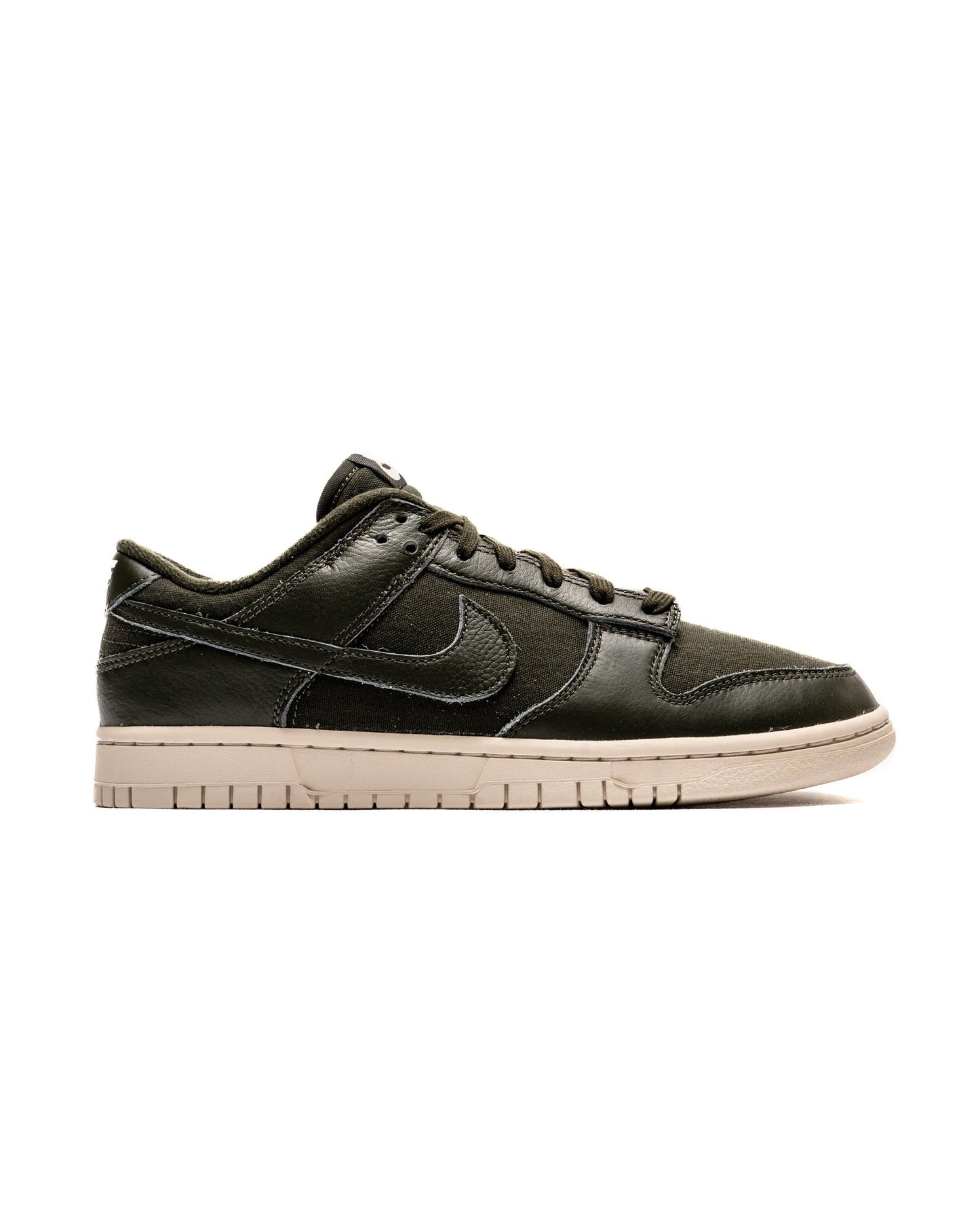 Exclusive Nike DUNK LOW RETRO PRM — 3 — Front View