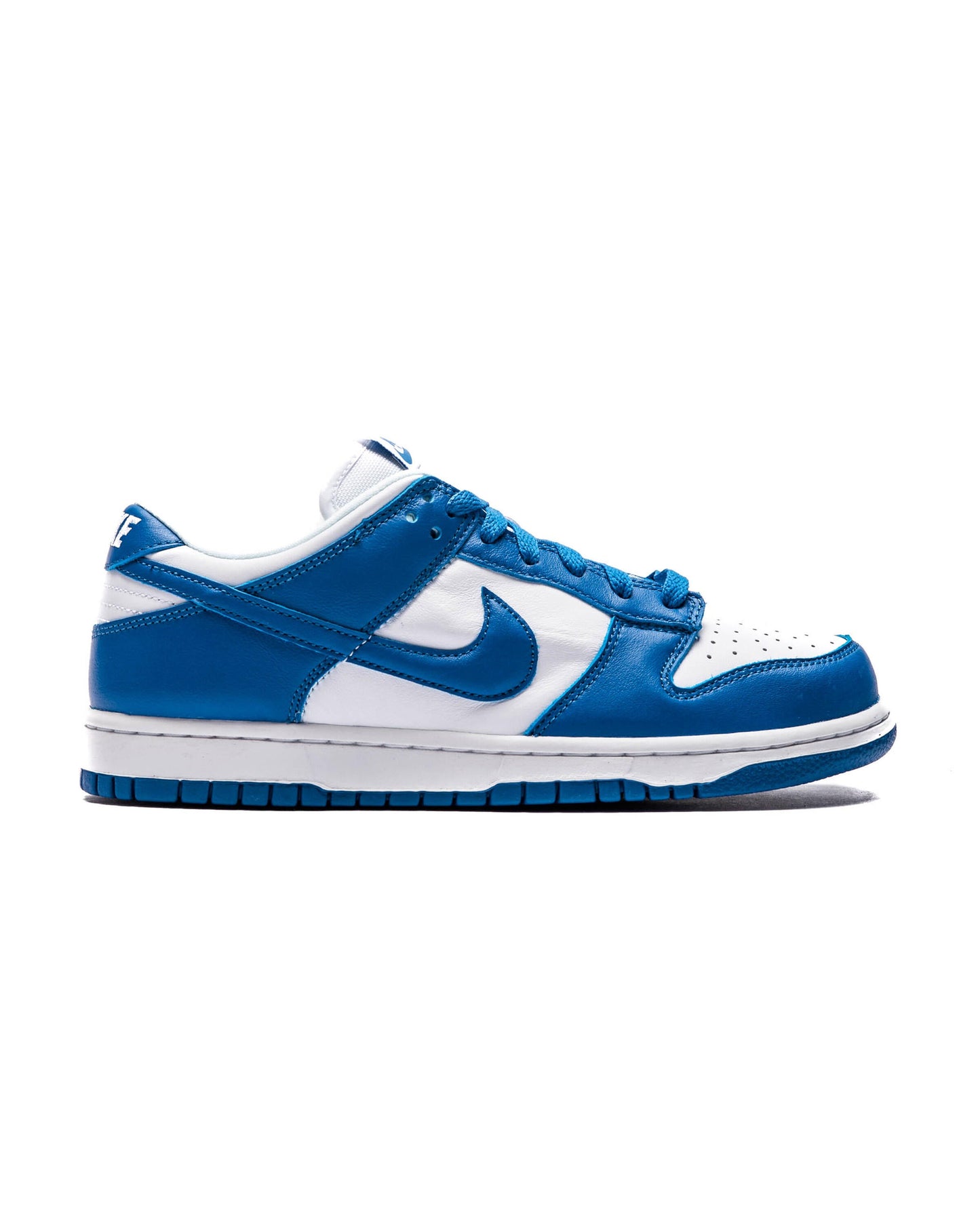 Exclusive Nike Dunk Low SP "Kentucky" — 3 — Front View