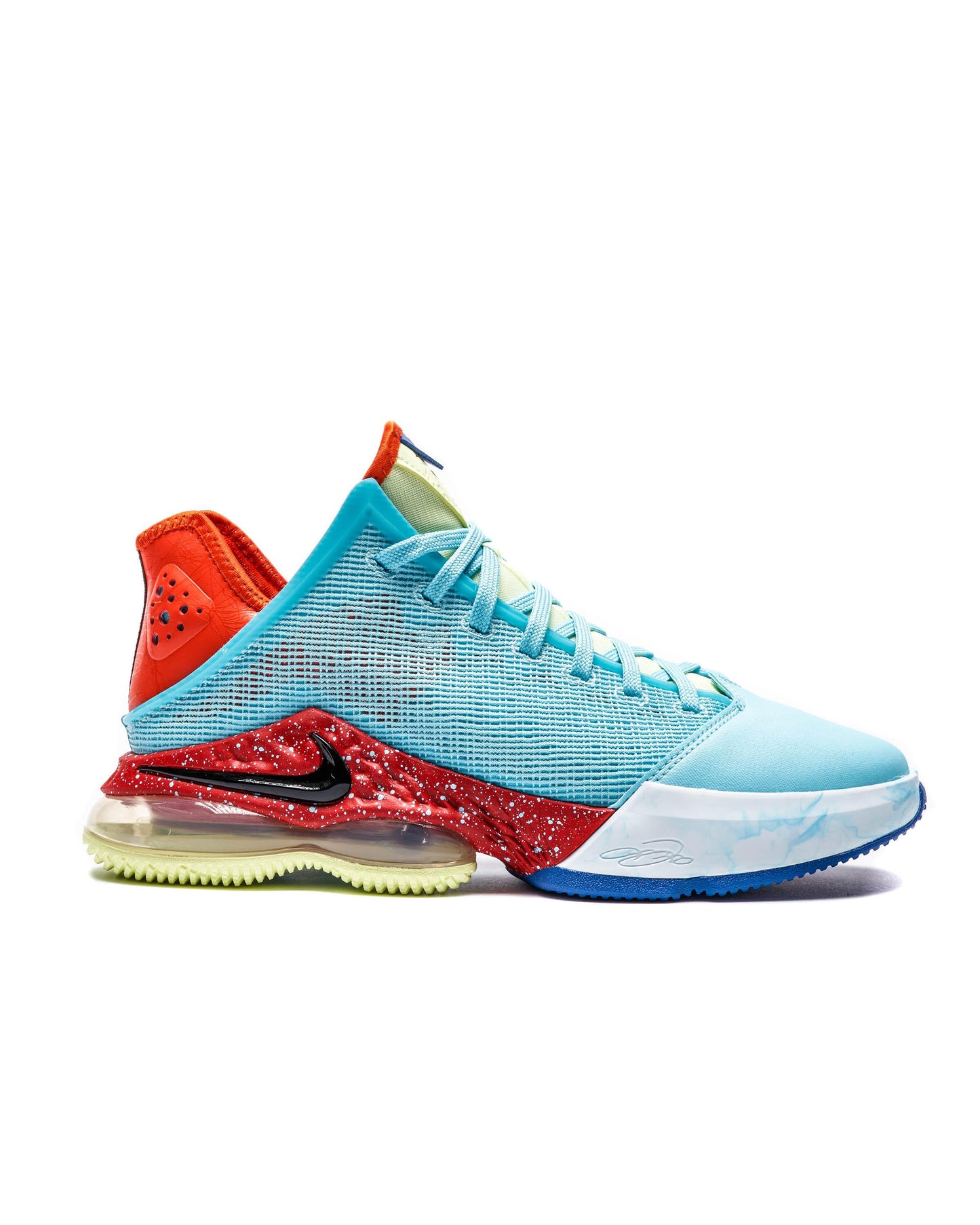 Exclusive Nike LEBRON XIX LOW — 3 — Front View