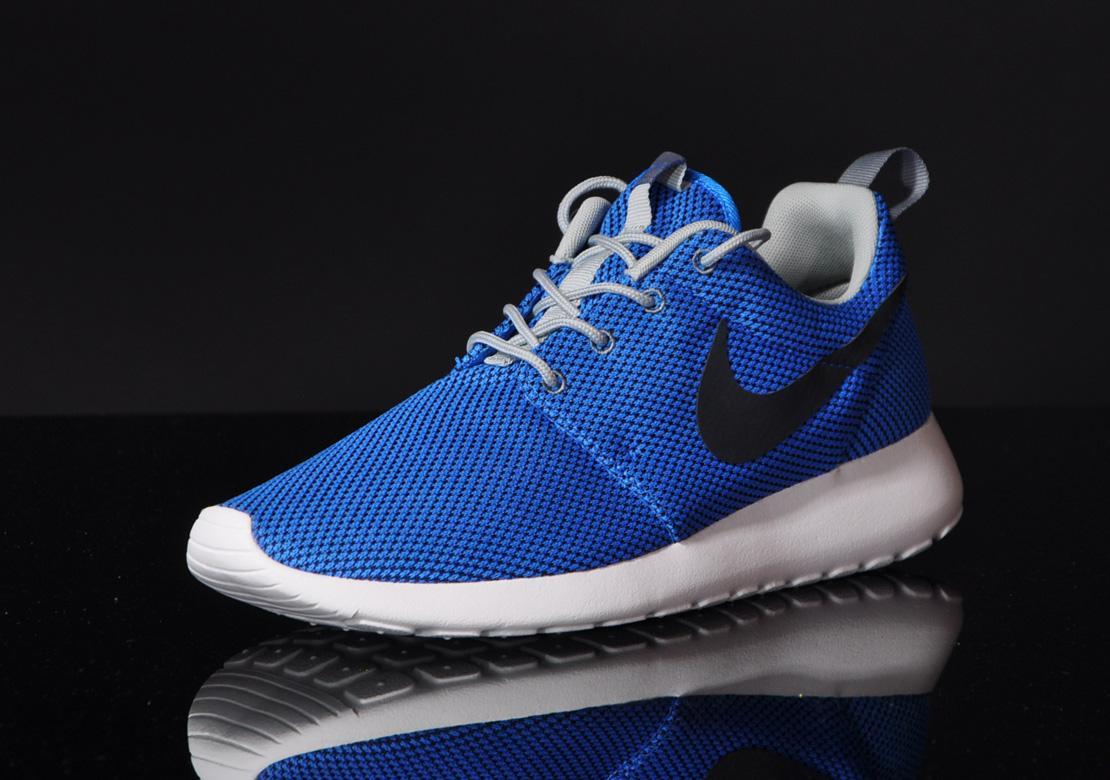 Exclusive Nike Rosherun — 3.5 — Front View