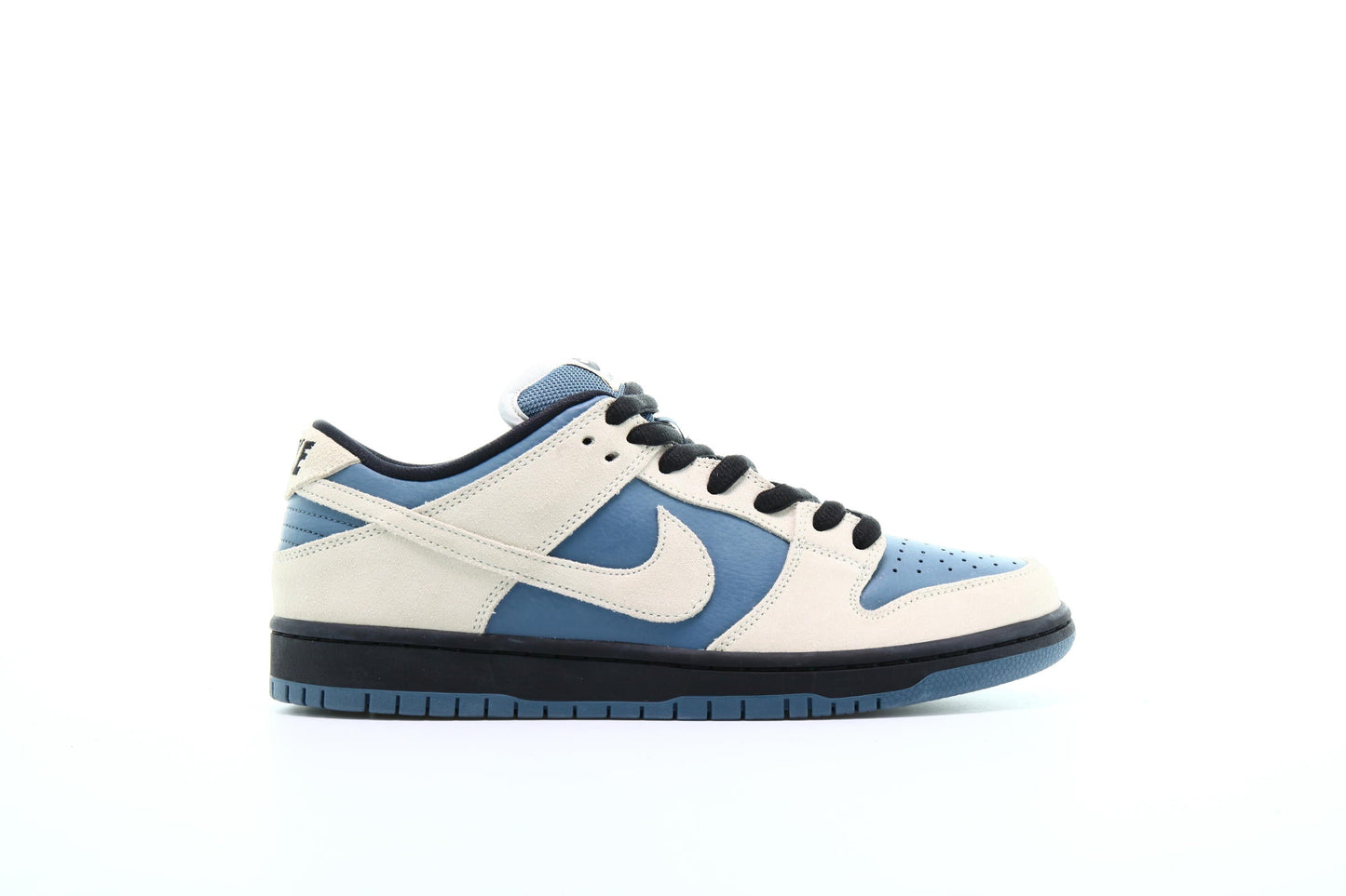 Exclusive Nike SB Dunk Low Pro "Light Cream" — 3.5 — Front View