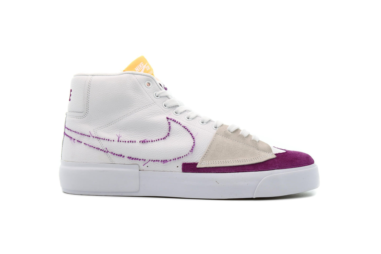 Exclusive Nike SB ZOOM BLAZER MID EDGE L "WHITE" — 3.5 — Front View