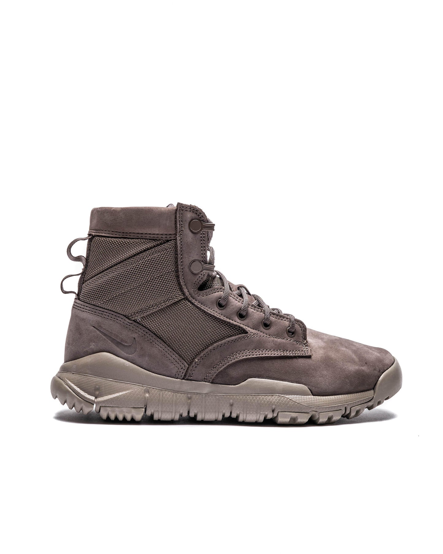 Exclusive Nike SFB 6" NSW LEATHER — 3 — Front View