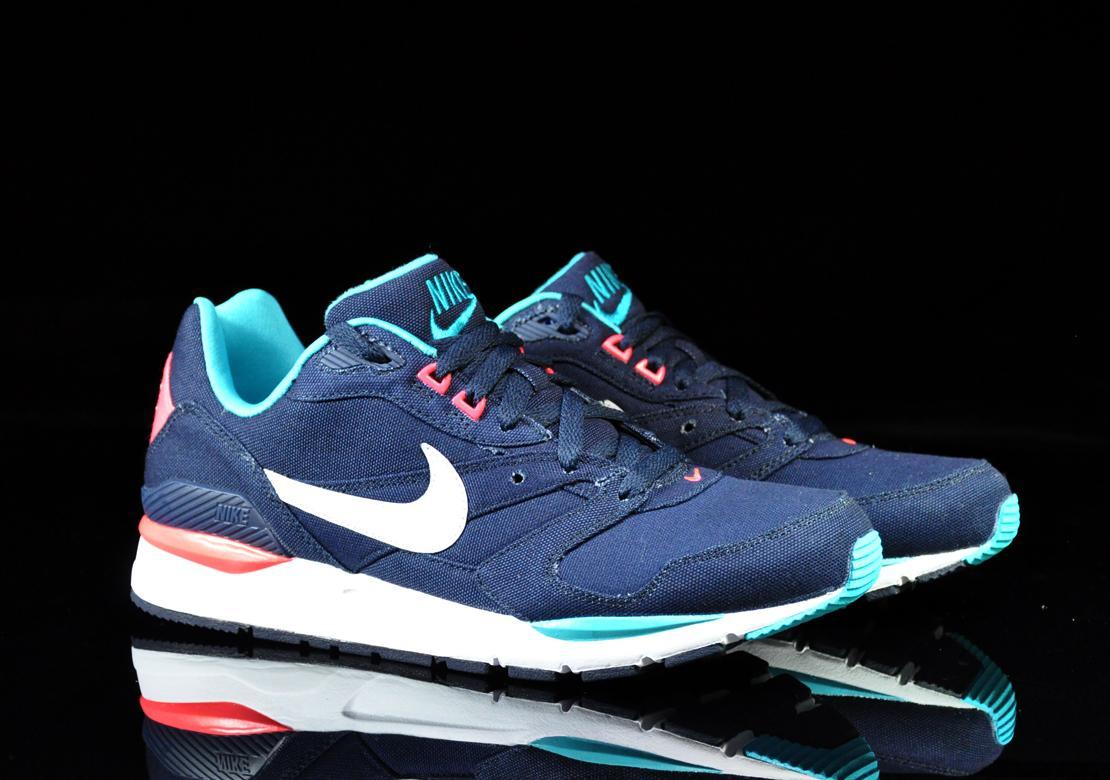 Exclusive Nike Twilight Runner Canvas — 3.5 — Front View