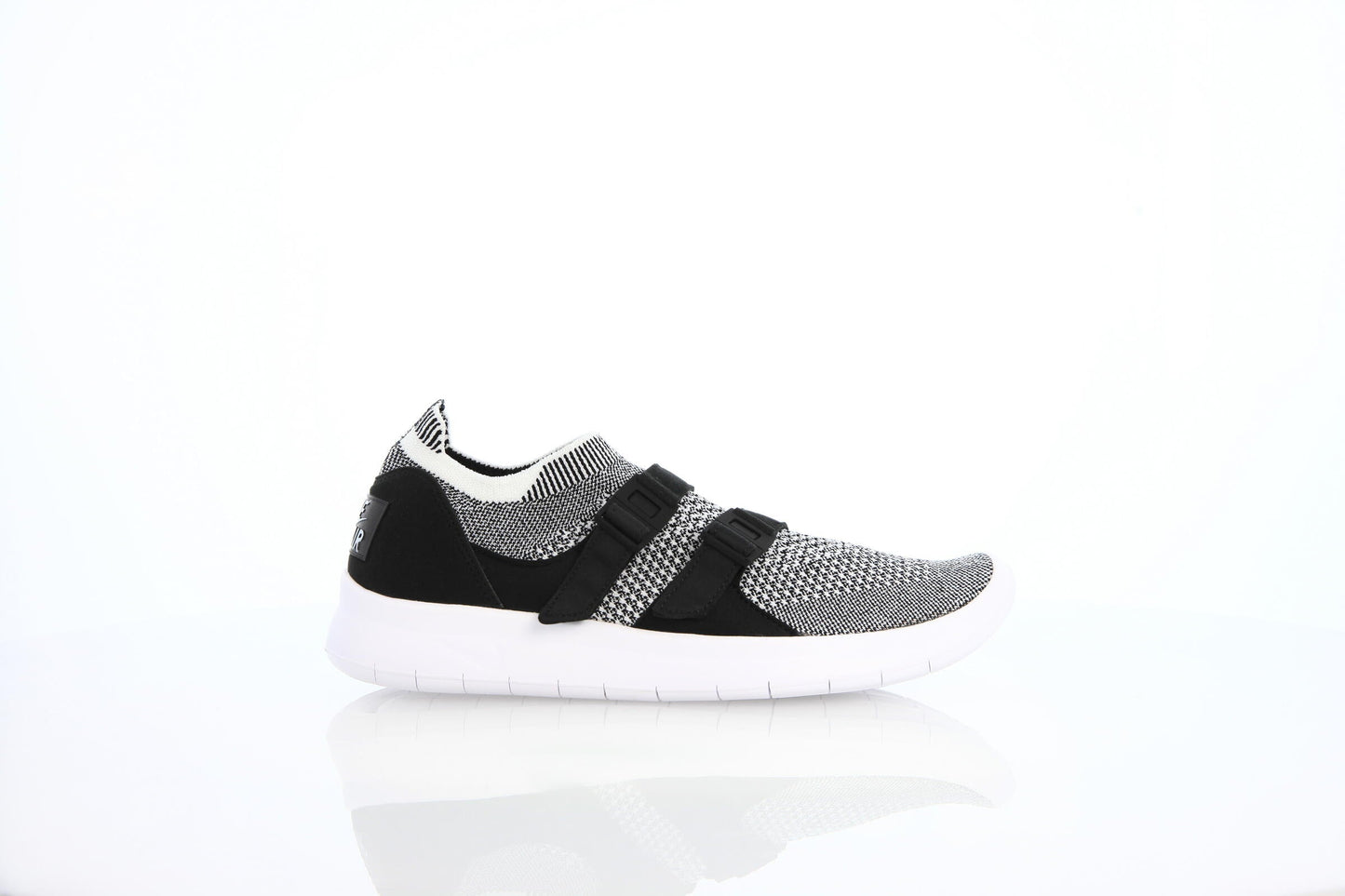 Exclusive Nike WMNS Air Sockracer Flyknit "Black" — 5 — Front View
