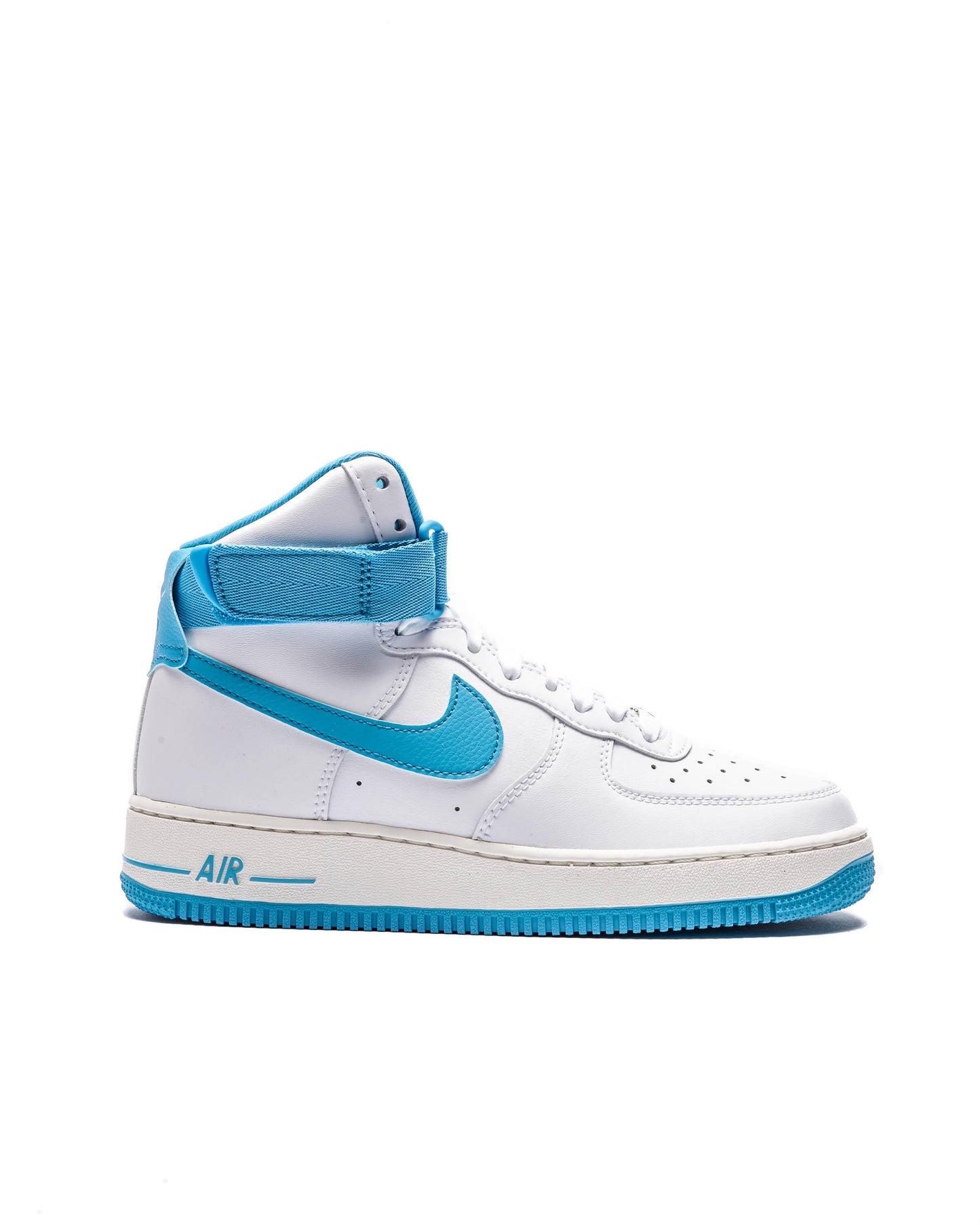 Exclusive Nike WMNS AIR FORCE 1 HIGH OG QS — 5 — Front View