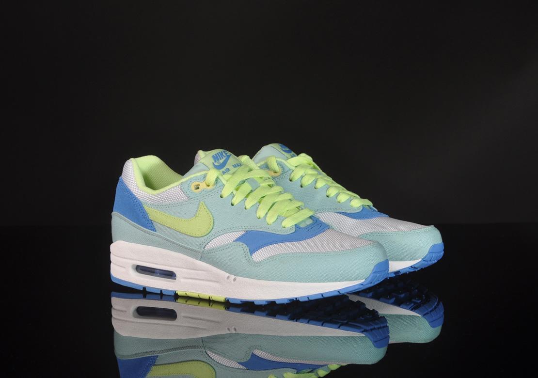 Exclusive Nike Wmns Air Max 1 — 3.5 — Front View
