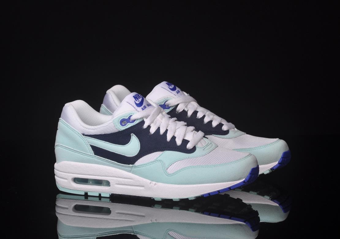 Exclusive Nike Wmns Air Max 1 — 3.5 — Front View