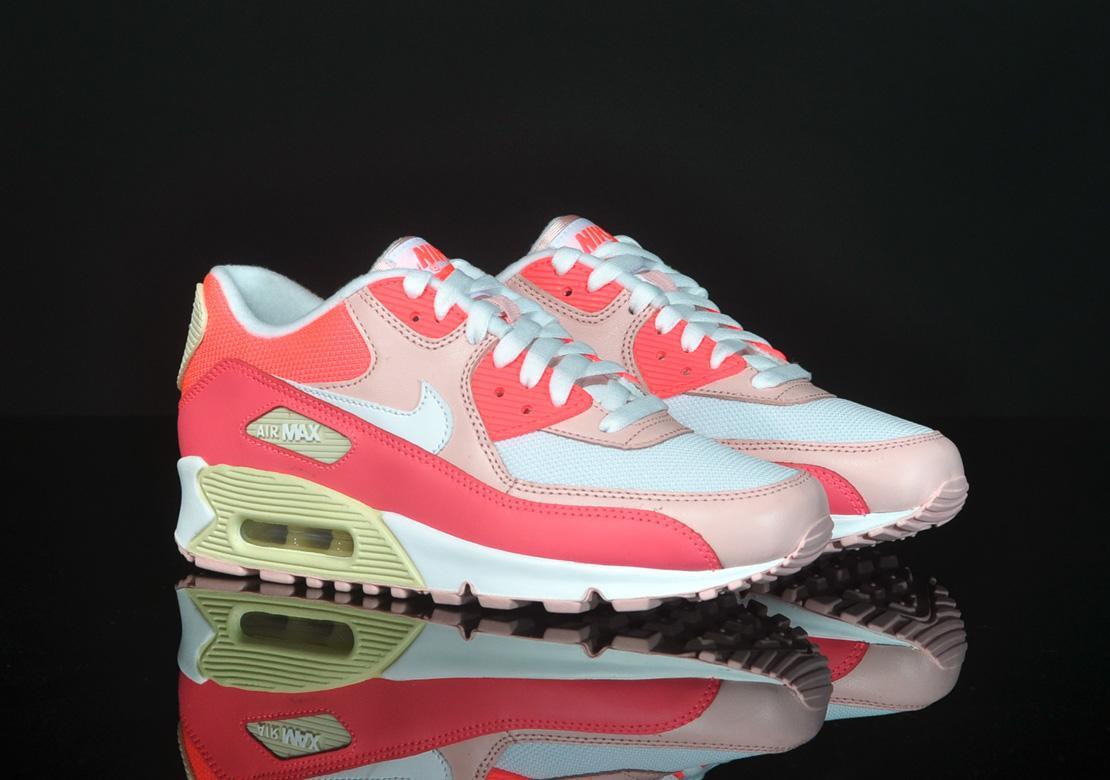 Exclusive Nike Wmns Air Max 90 — 3.5 — Front View