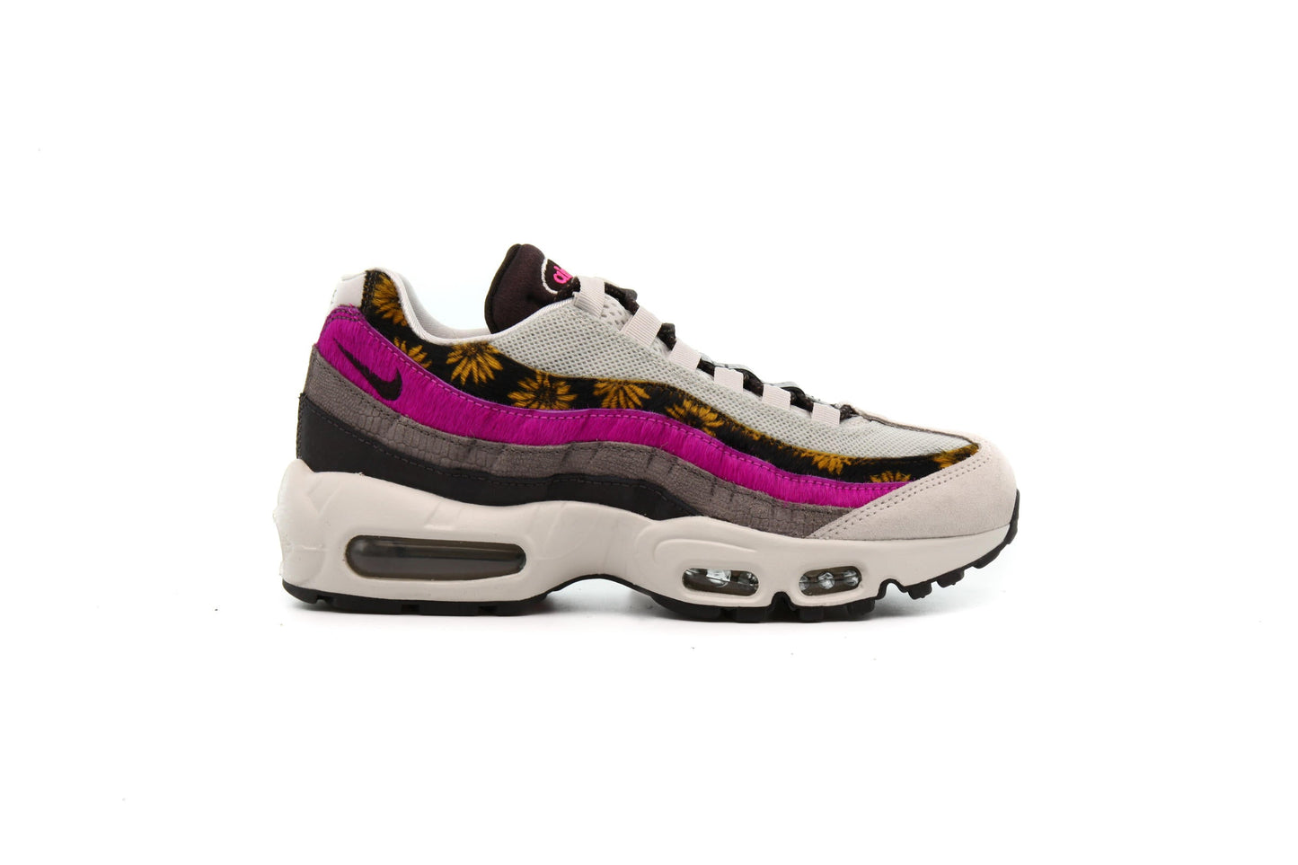 Exclusive Nike WMNS AIR MAX 95 PRM "LIGHT BONE" — 5 — Front View