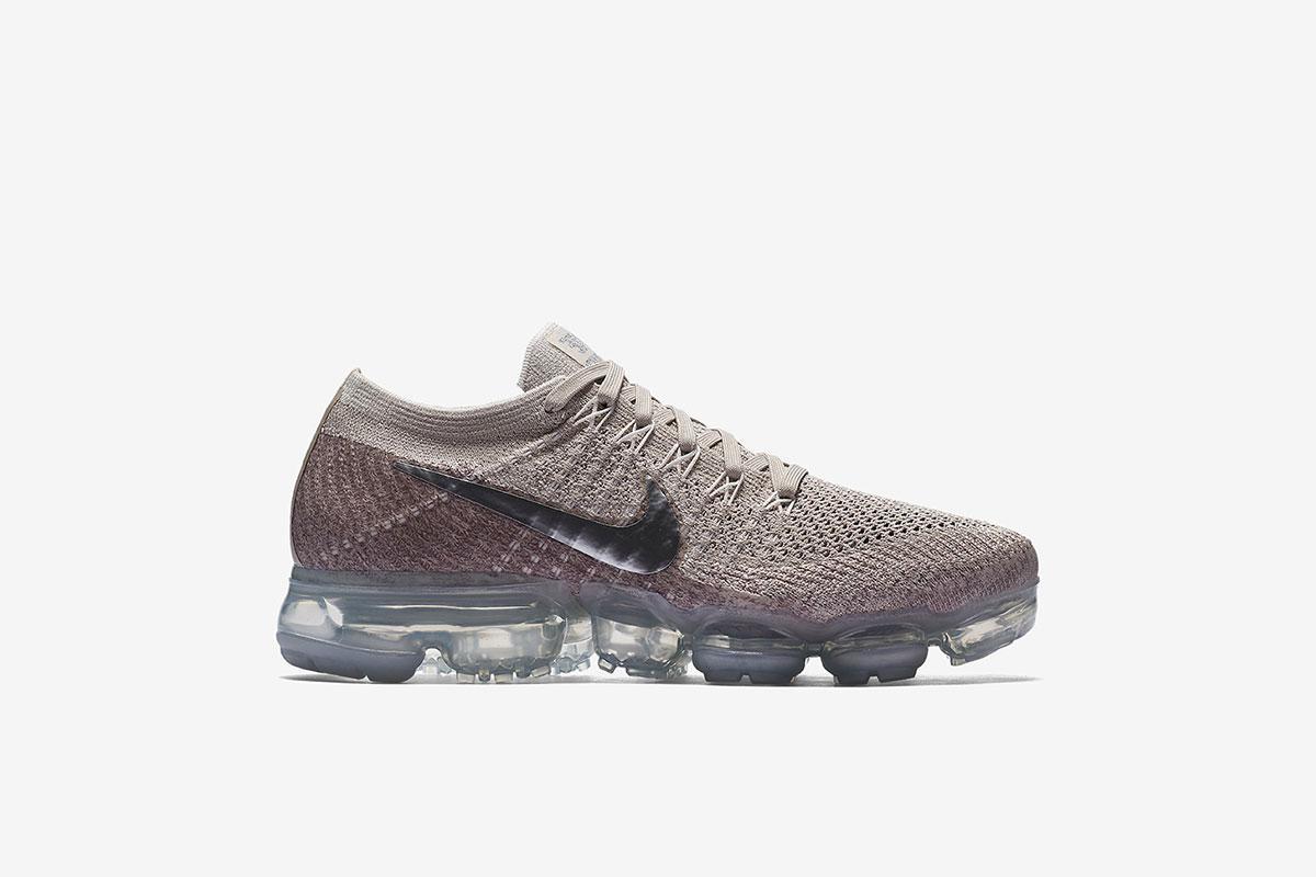 Exclusive Nike Wmns Air Vapormax Flyknit "String" — 5 — Front View
