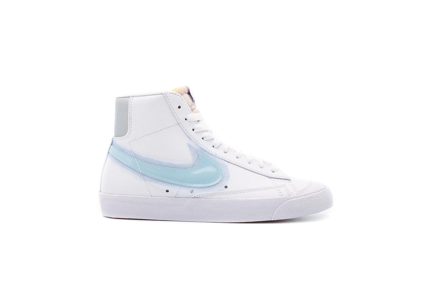 Exclusive Nike WMNS BLAZER MID '77 "WHITE" — 5 — Front View