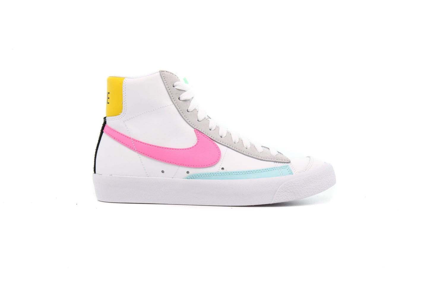 Exclusive Nike WMNS BLAZER MID VNTG '77 "WHITE" — 5 — Front View